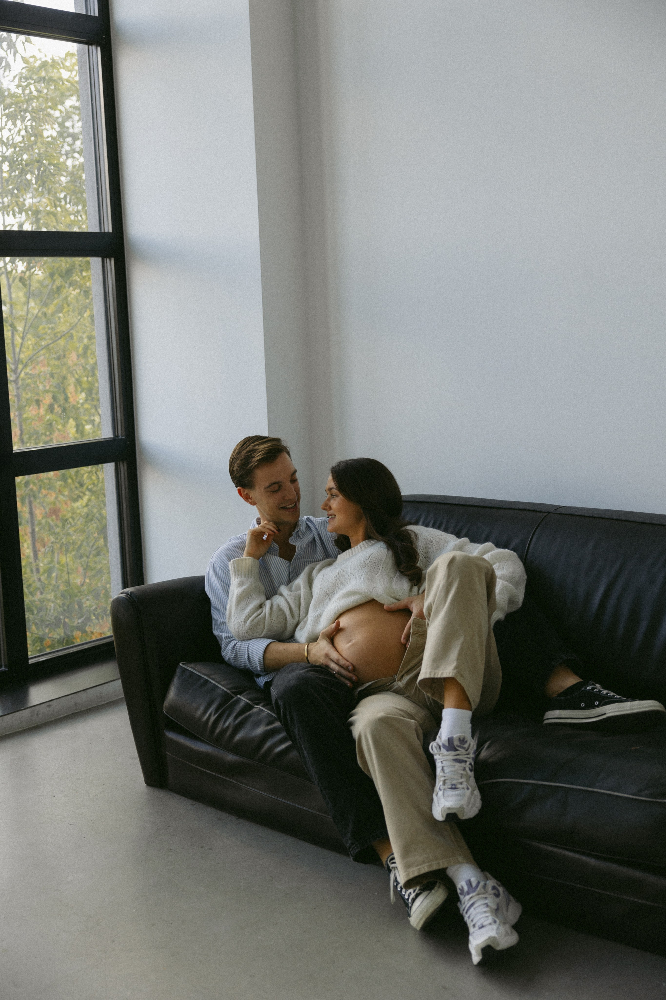 Ieva ir Žilvinas | Moderni laukimo fotosesija studijoje. Vestuvių ir šeimų fotografė Lena Bondarenko / belove photo