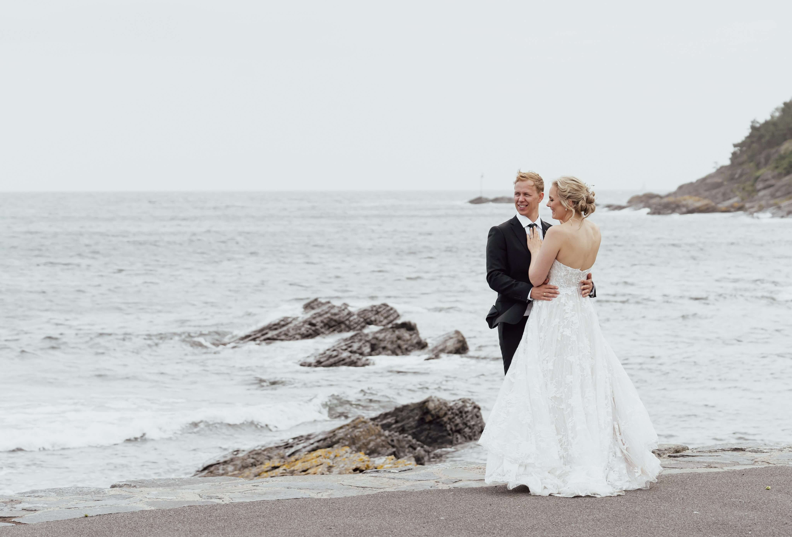 bryllupsfotograf Langesund, romantisk portrett ved sjøen