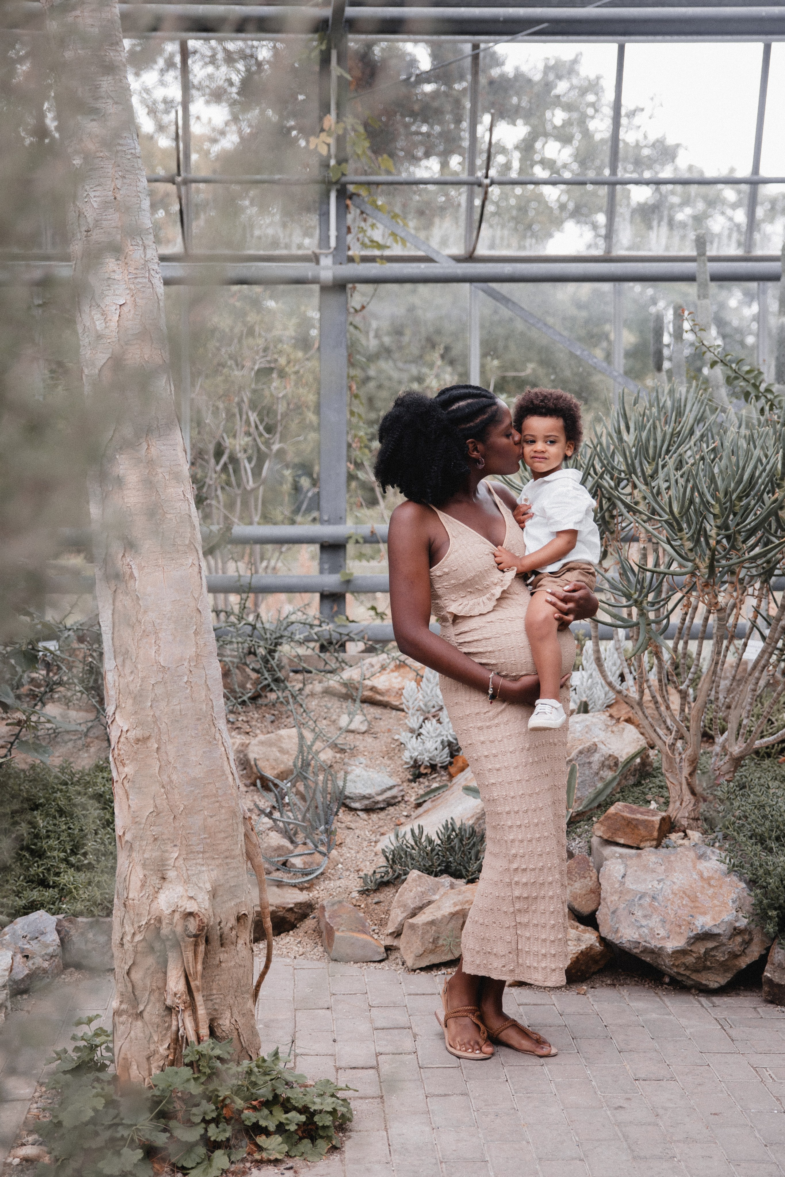Babybauch Shooting im Botanischen Garten Bochum | Reiche Fotografie. Hochzeitsfotografin Bochum | Halyna Reiche Fotografie NRW
