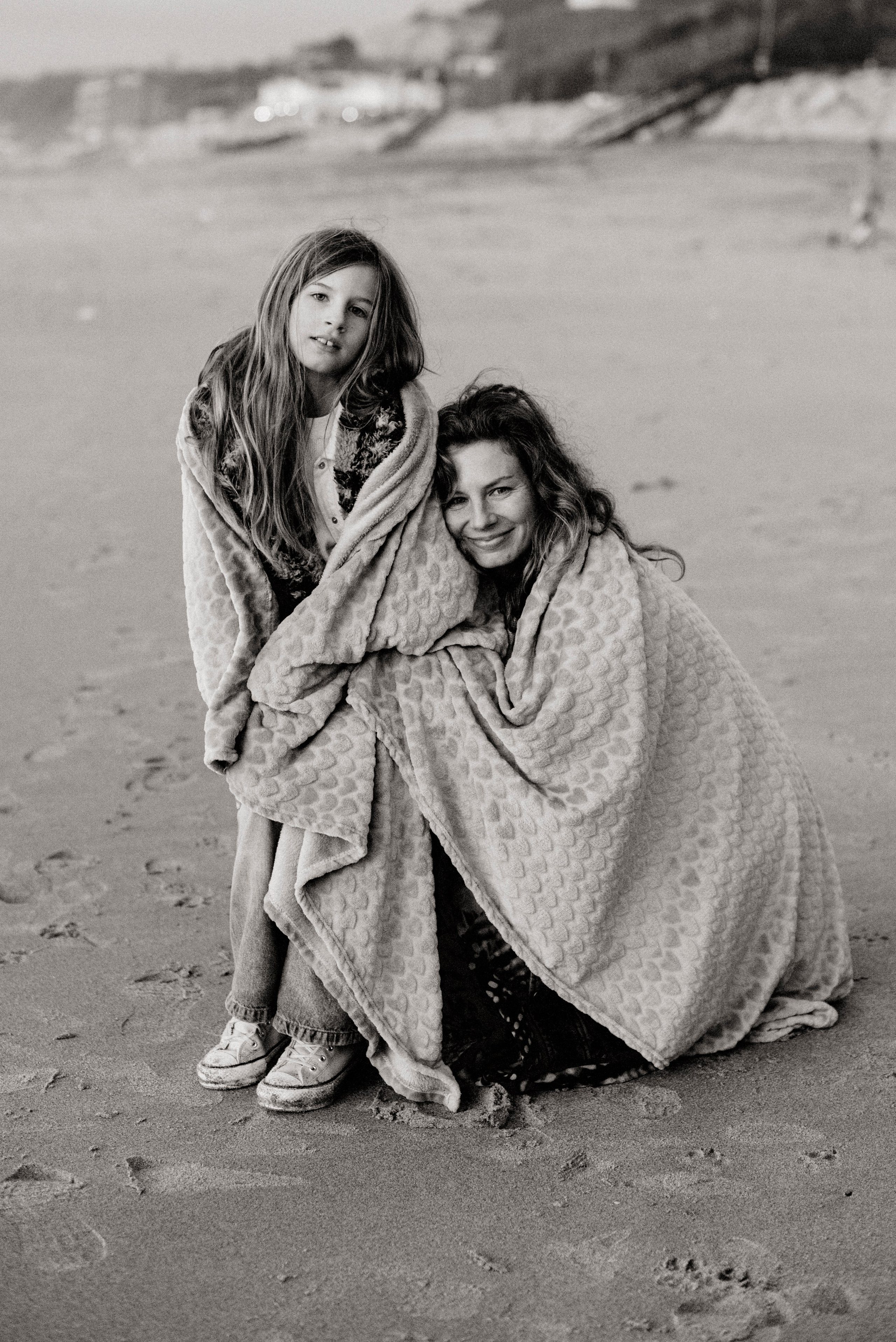 History by the ocean. Polina Sobol — family & documentary photographer in Bern. Outdoor & urban photo sessions for families, kids and couples