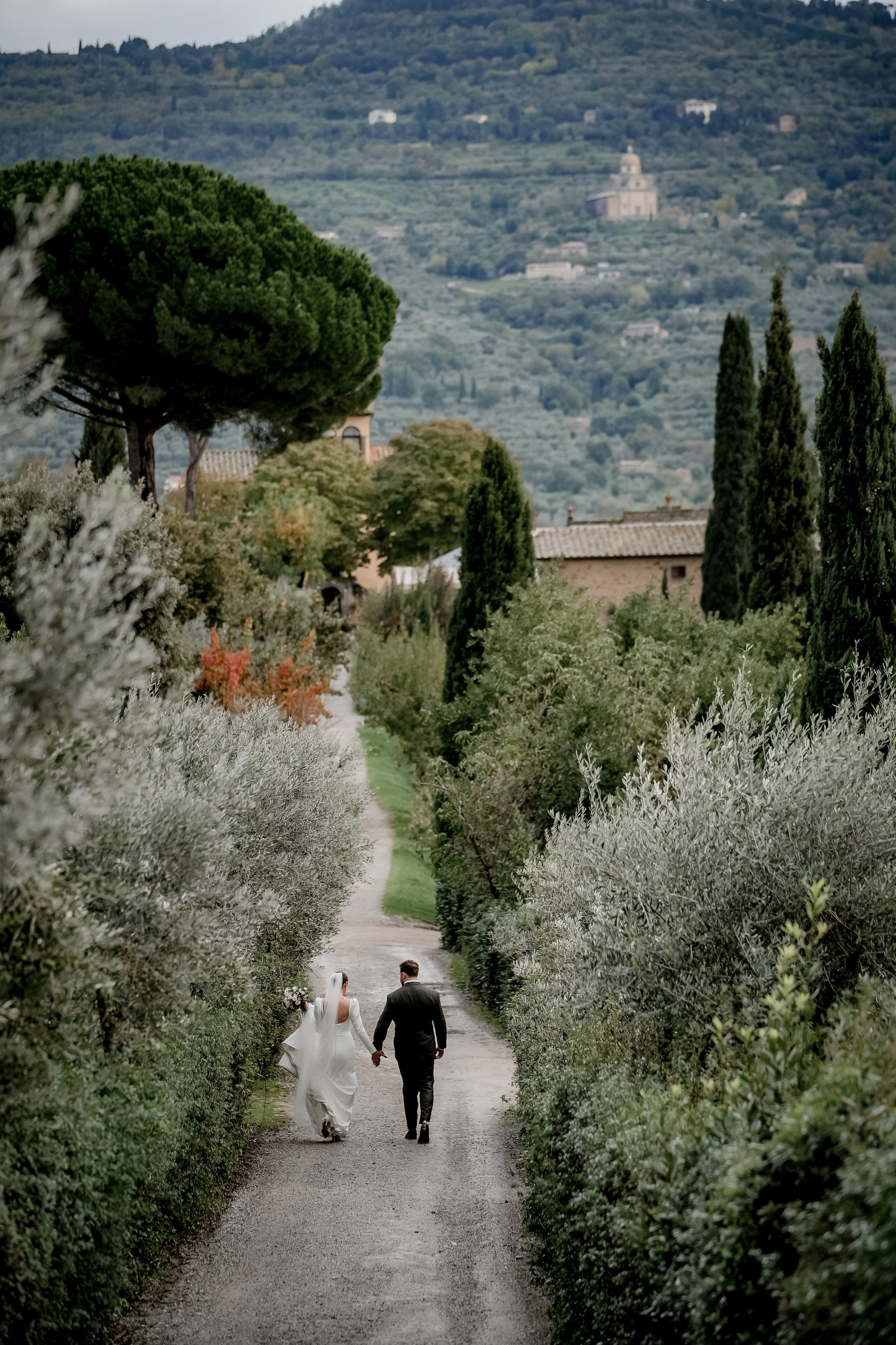 Elopment in Cortona. Villa Falconiere. Wedding Photographer in Italy