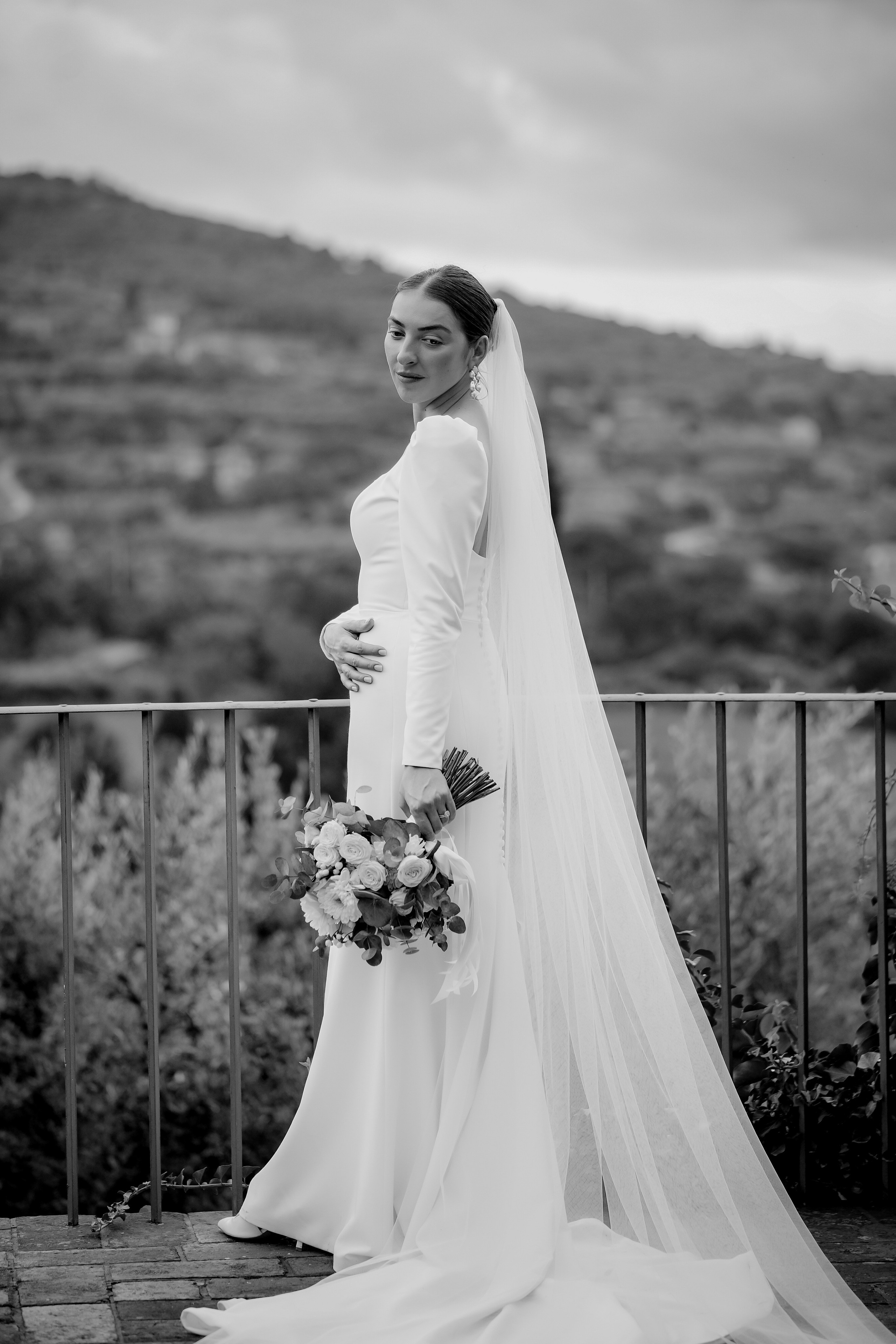Elopment in Cortona. Villa Falconiere. Wedding Photographer in Italy