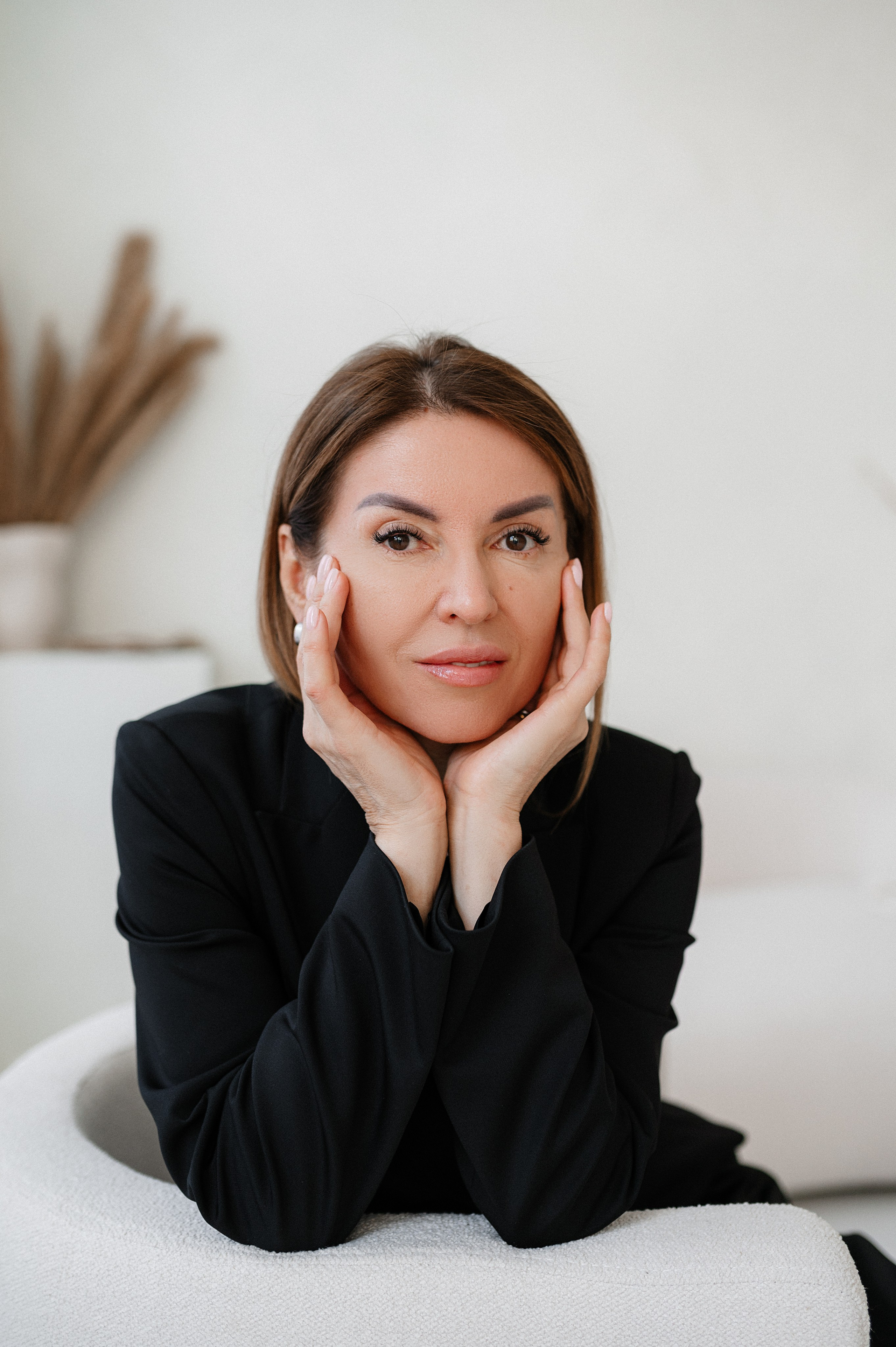 Beauty by Vovk cosmetologist in Prague. ANNA-MARIA PHOTO CONTENT CREATOR — фотограф, естет, художник і візуальний експерт Instagram у Празі