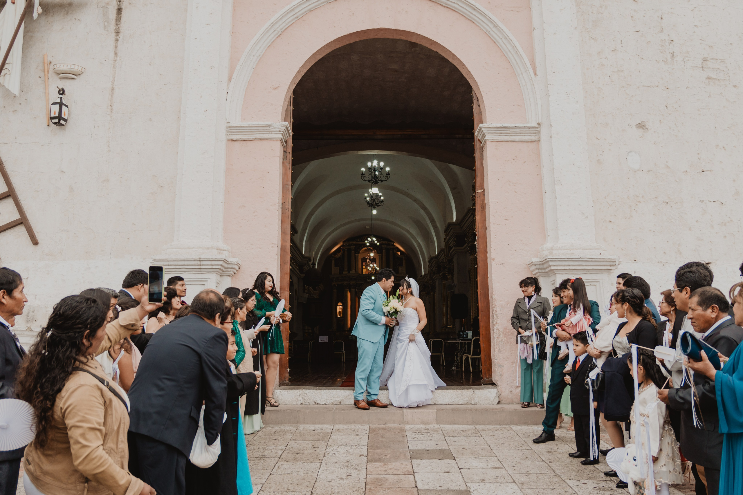 STEISY + EMMANUEL | BODA RELIGIOSA. Studio KVTA | Fotografía y Video de Bodas en Arequipa