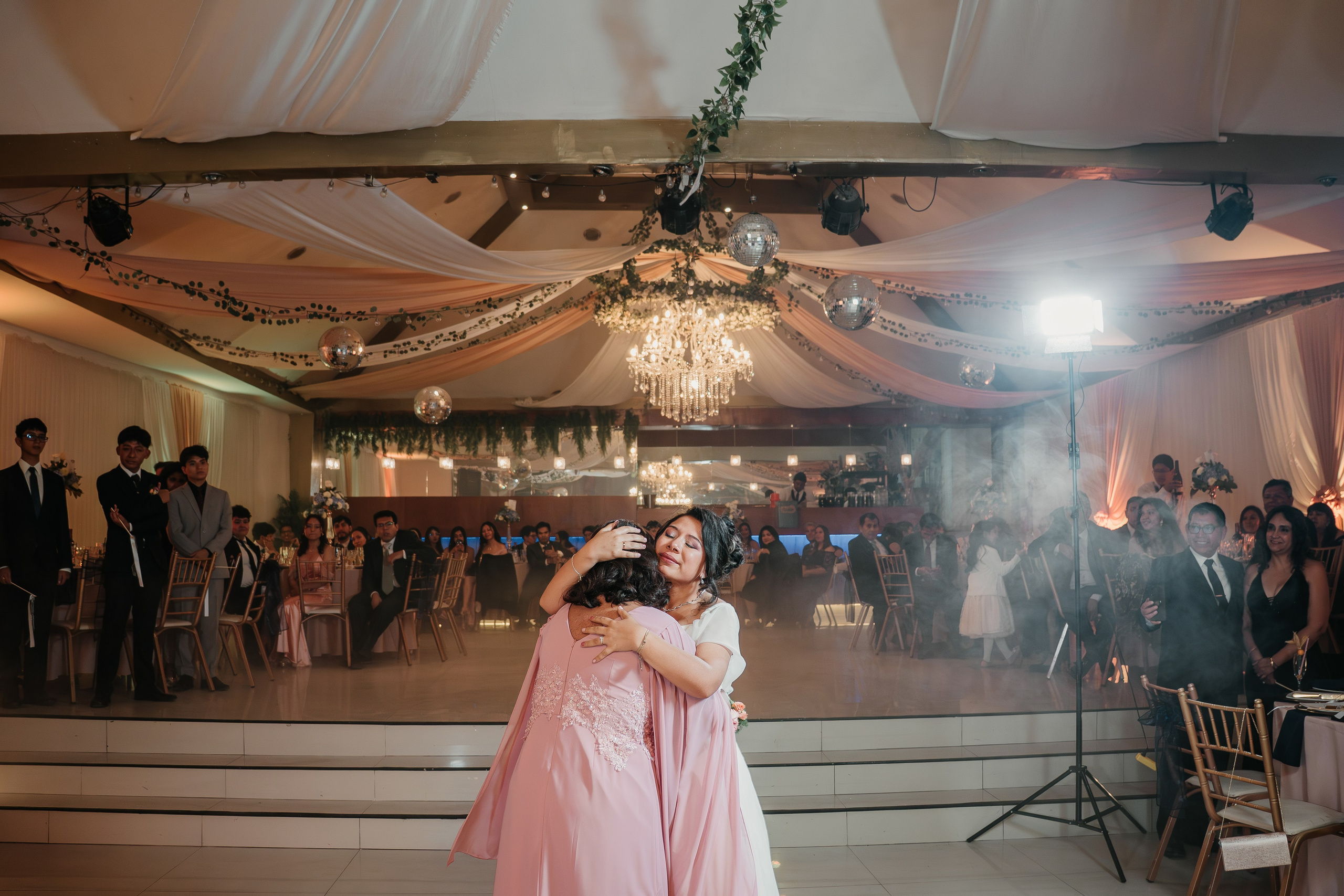 ALEJANDRA + RODRIGO BODA RELIGIOSA. Studio KVTA | Fotografía y Video de Bodas en Arequipa