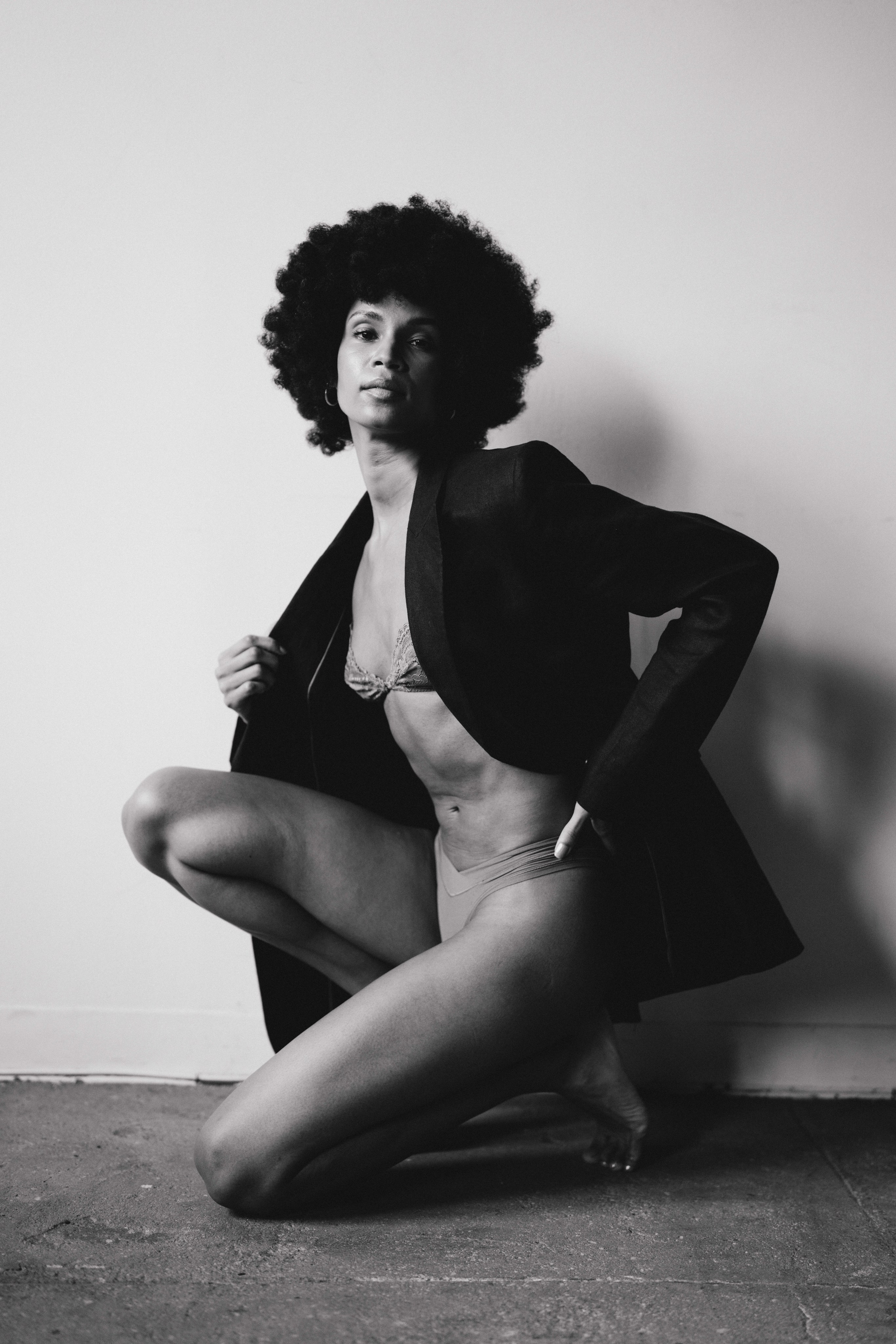 Janine Studio. Modern maternity photographer in Long Island New York