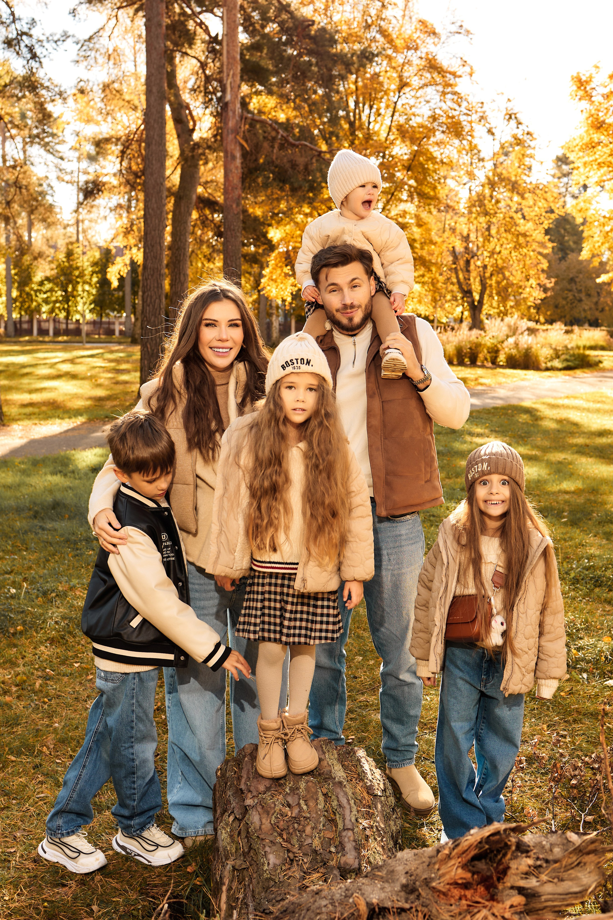 Family photo shoot for a millionaire blogger. Destination wedding and fashion photographer in Riga Igor Davidovich