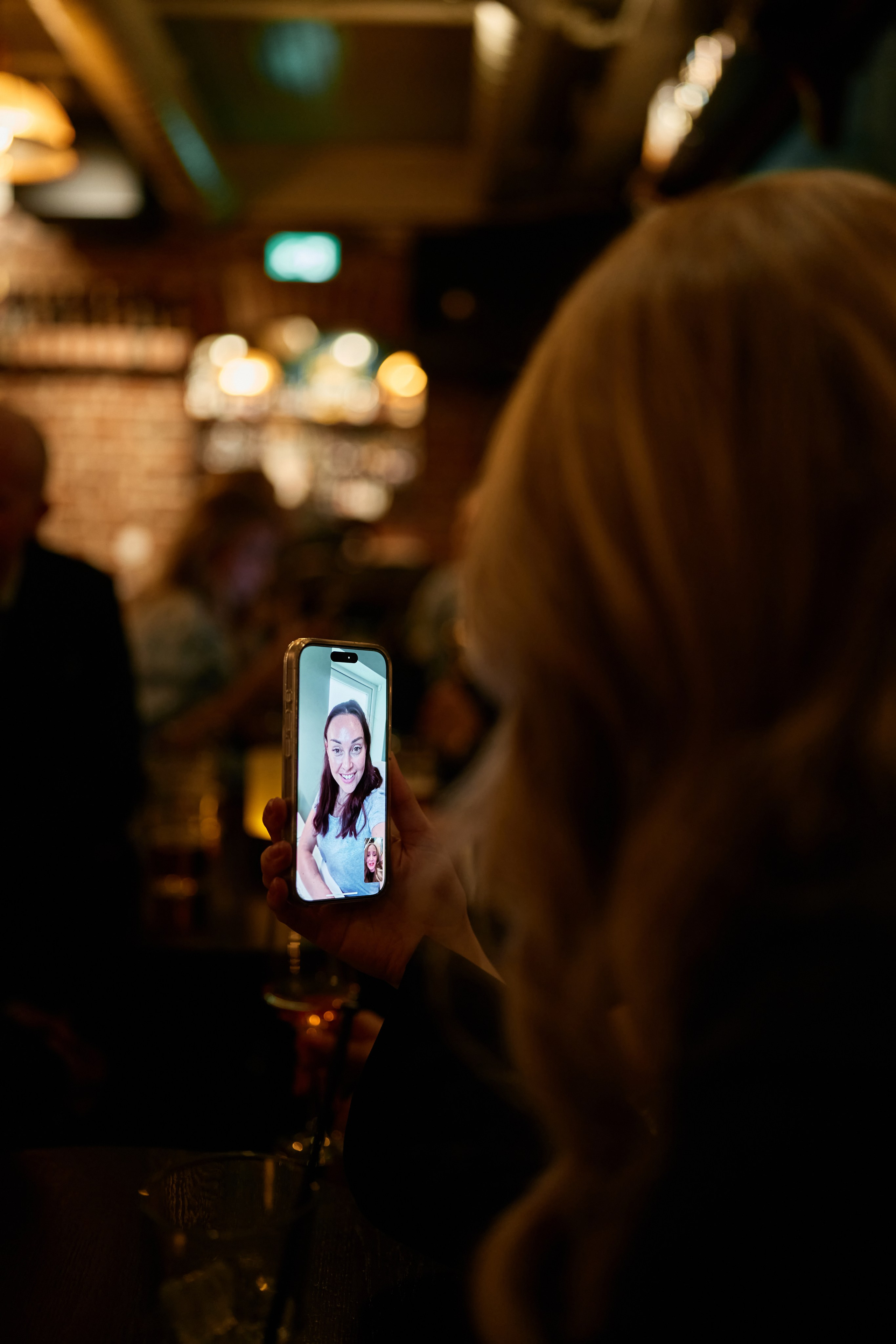 Amy in Oslo. Bryllupsfotograf i Oslo. André Korsak – candid og dokumentarisk fotograf