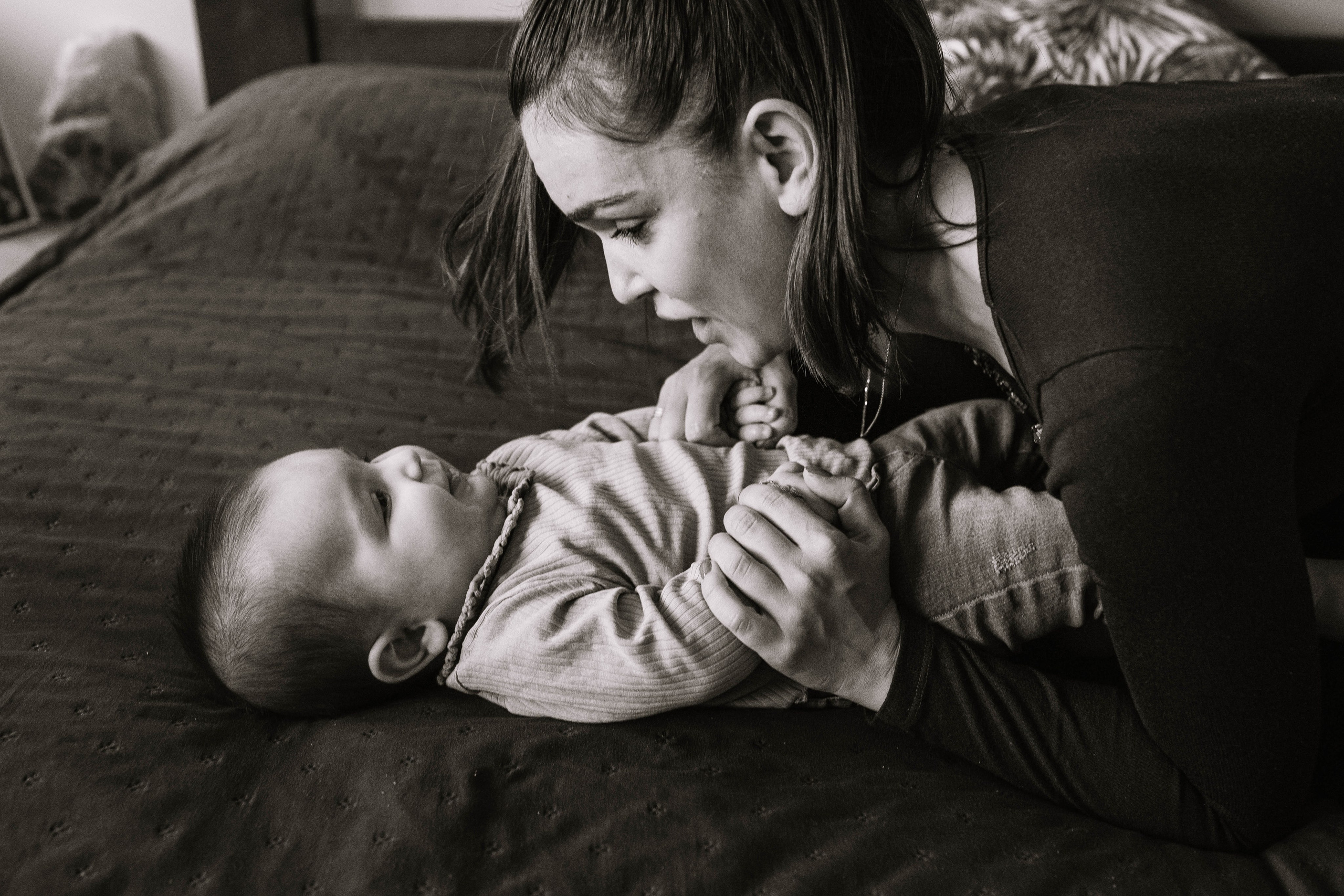 Lana - fotografisanje bebe kod kuće. Dečiji i porodični fotograf