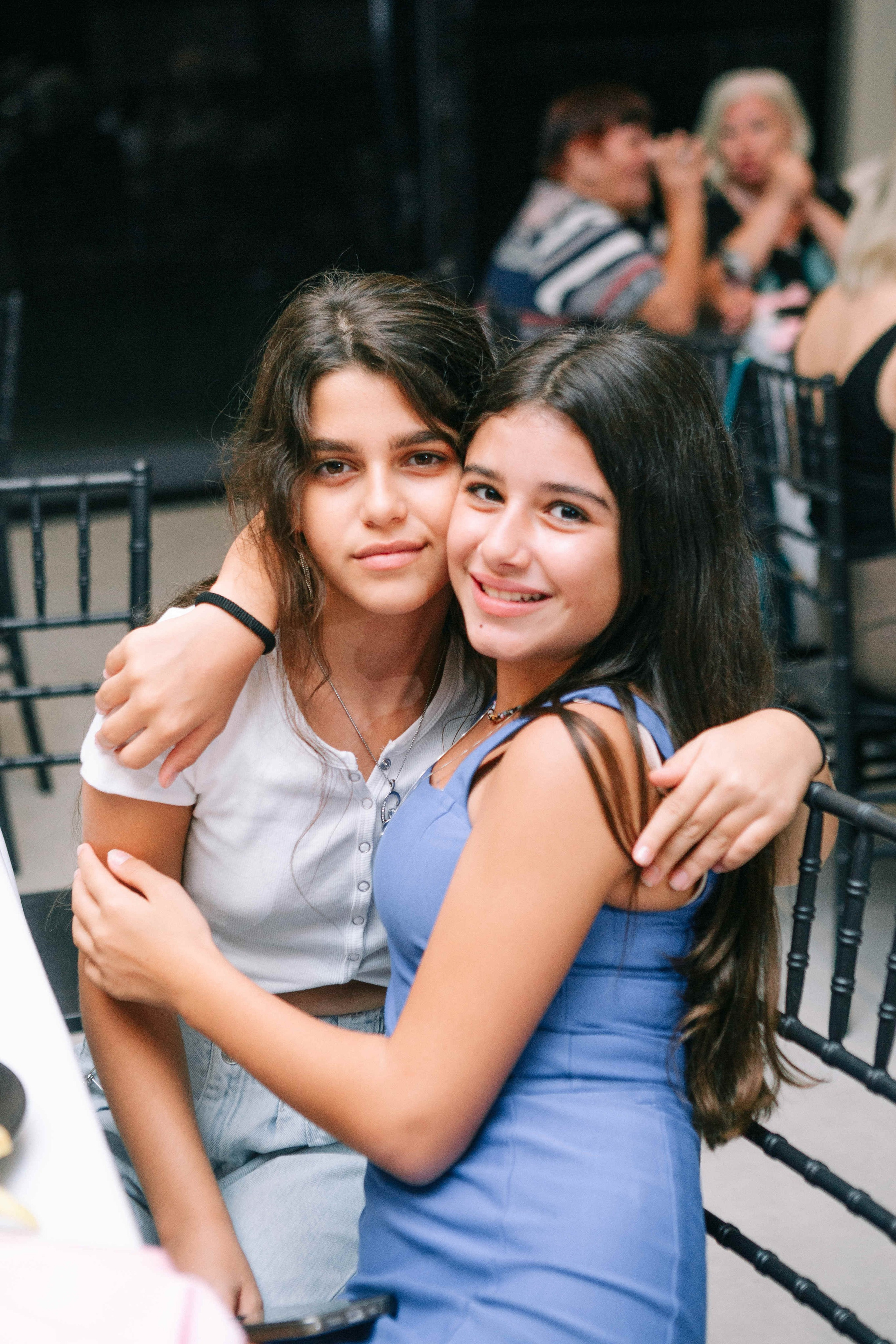 PARTY WITH FRIENDS. Https://shi-photo.com/