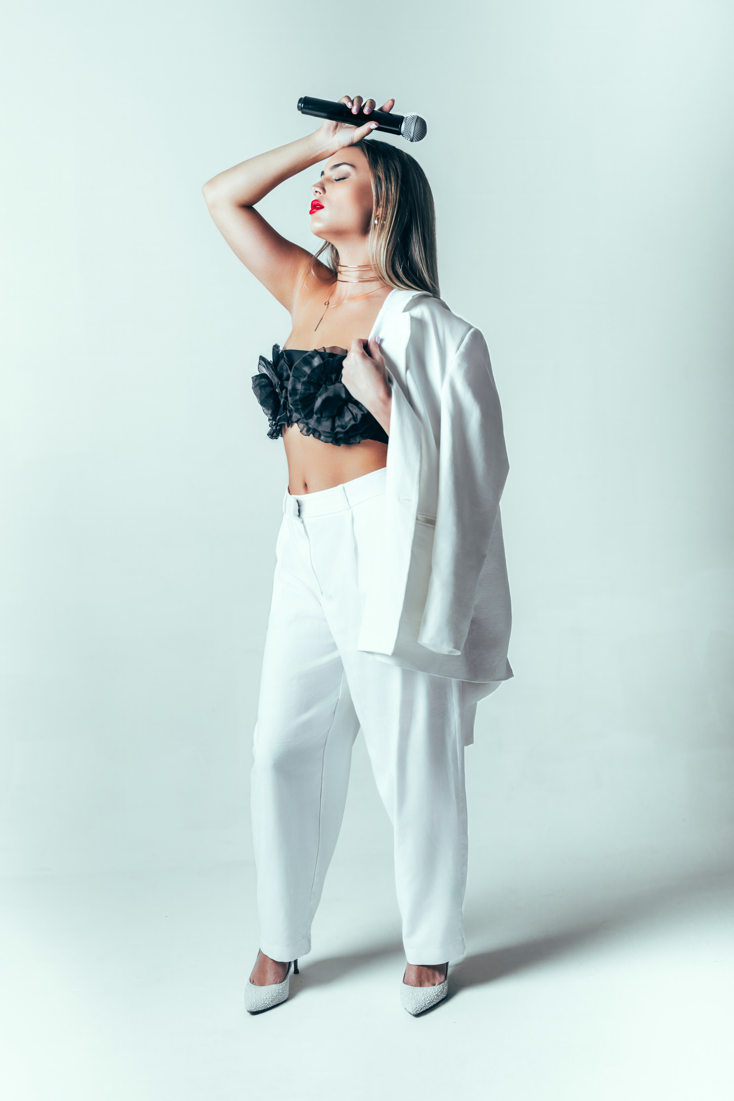 Violetta. Nifty photography — коммерческий и портретный фотограф в Ташкенте. Студийная и выездная съёмка