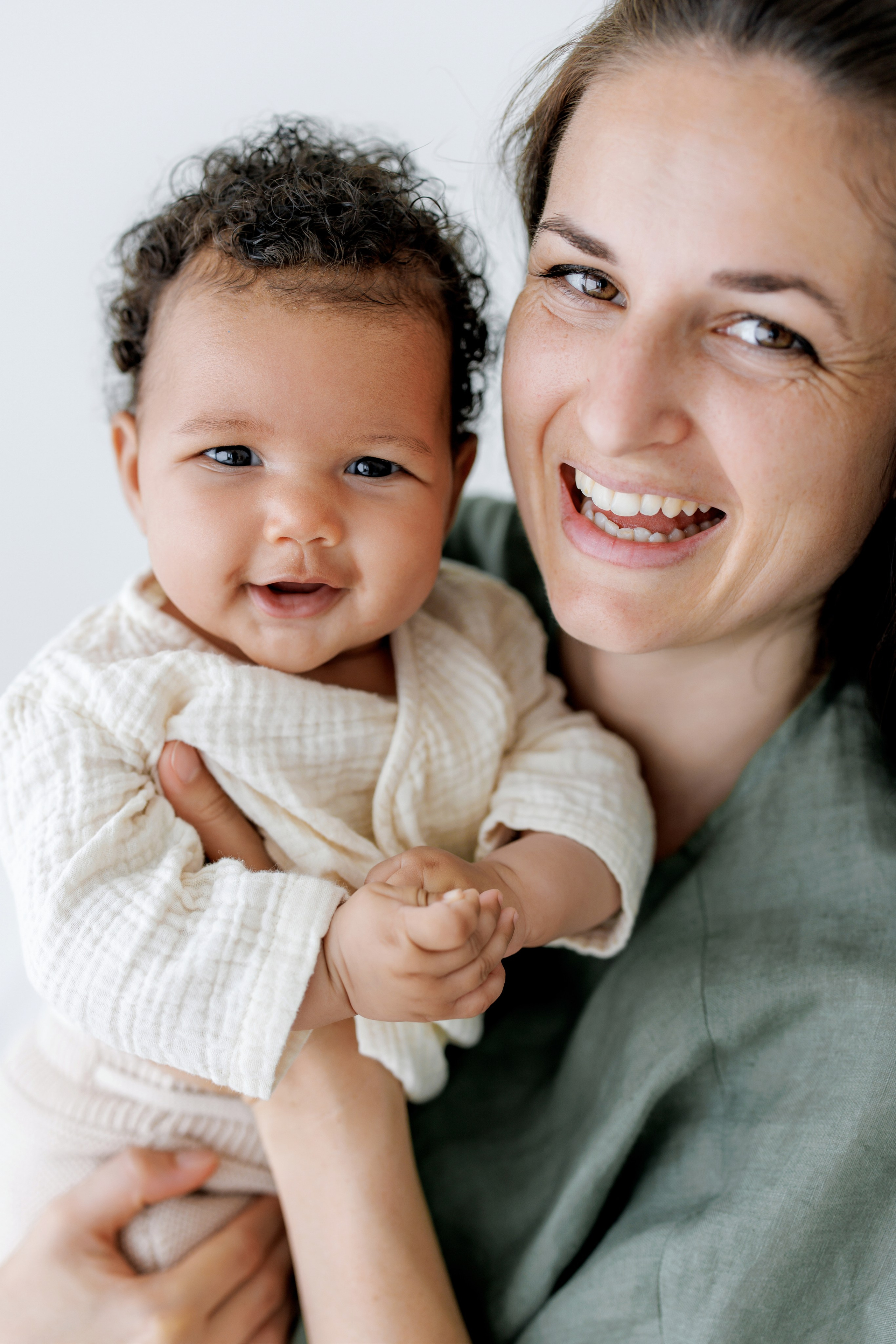 Newborn-Fotografie in Zürich — Natürlich. Minimalistisch. Ohne Zeitdruck. Wedding and Family Photographer Switzerland and Italy. Valeria Diaz