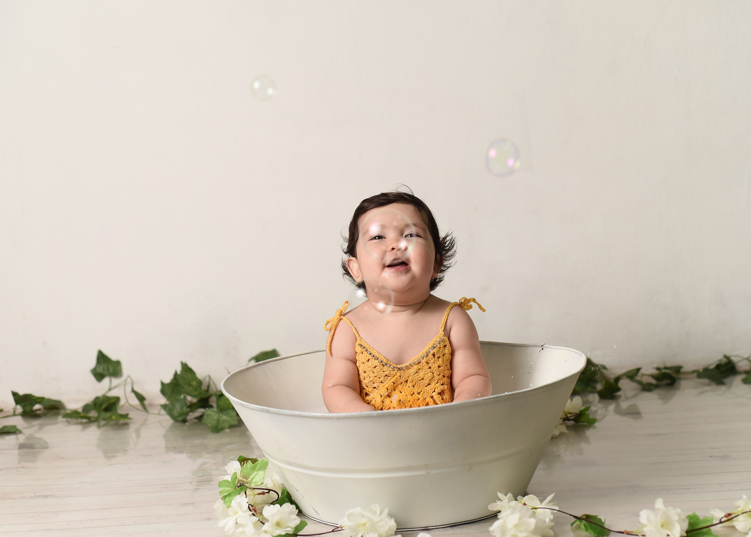 Sesión 1er añito de Juli. Temática: Abejita de Plim Plim +  Mini Sesión Navideña. Fotografo de casamiento en misiones y fotógrafo de familia  Posadas