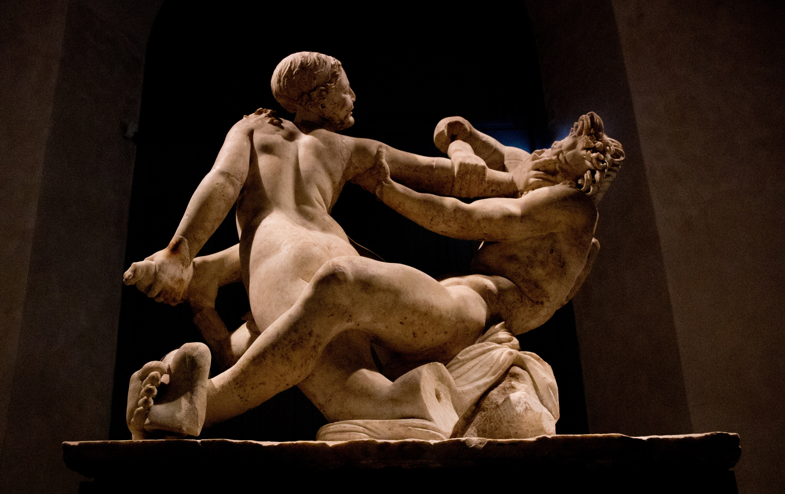 EXHIBITION. Lero Photographer and a set designer|individual custom portrait and advertising photography in Zutphen