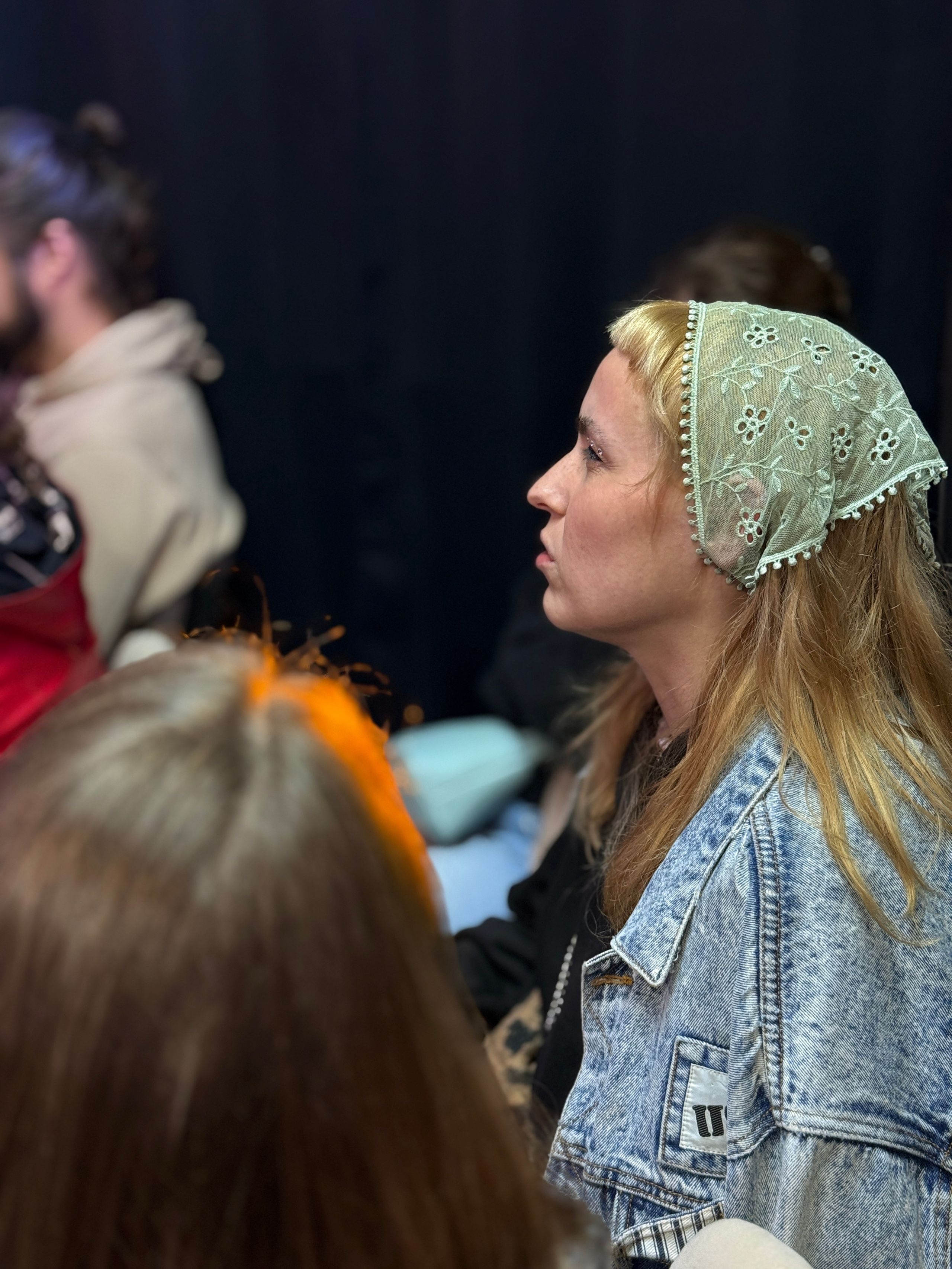 Фоторепортаж вистави у Будві. Портретний фотограф Альона Новгородцева