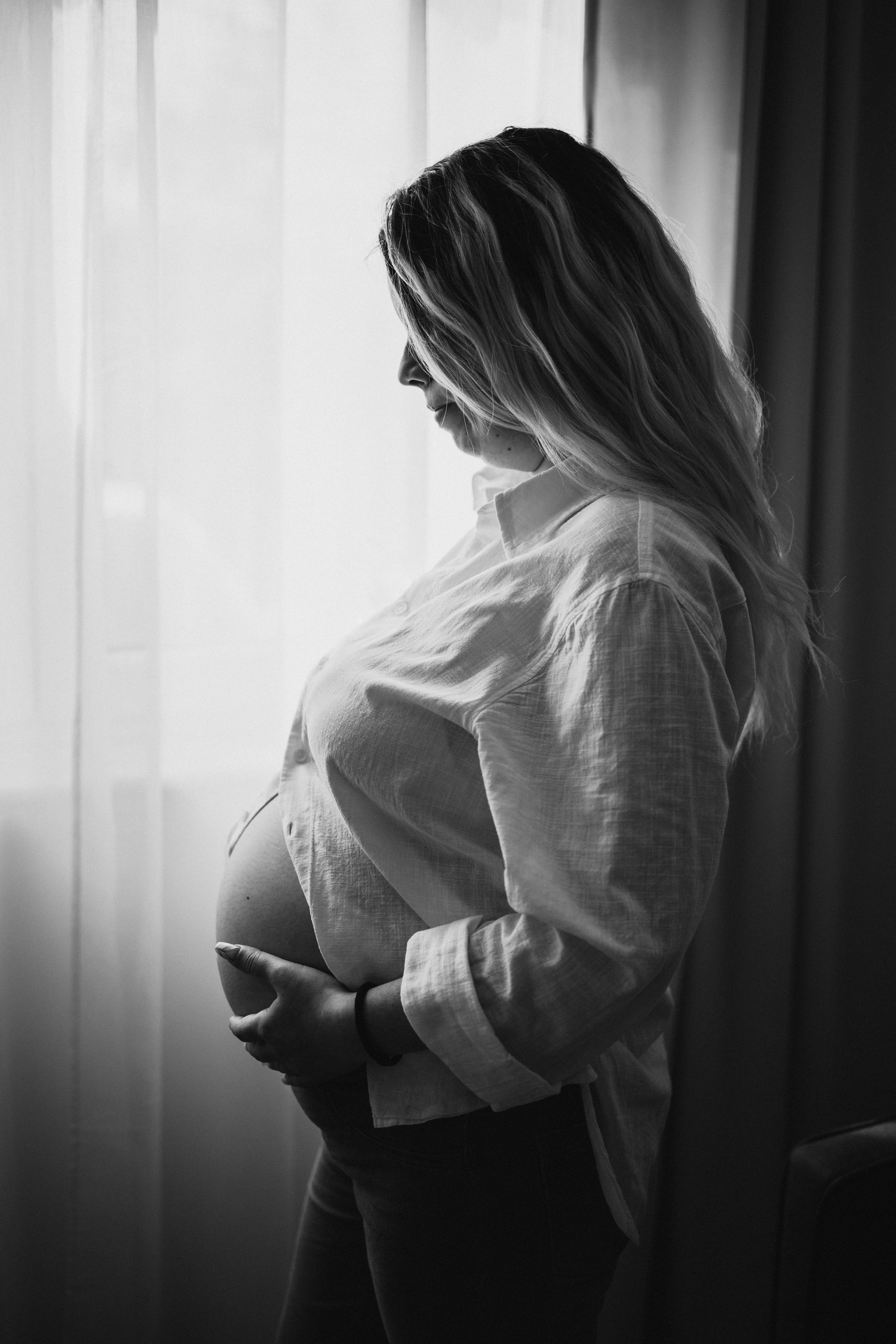 Ședințe foto pentru gravide. Fotograf de familie în Oradea Katsiaryna Ciortan