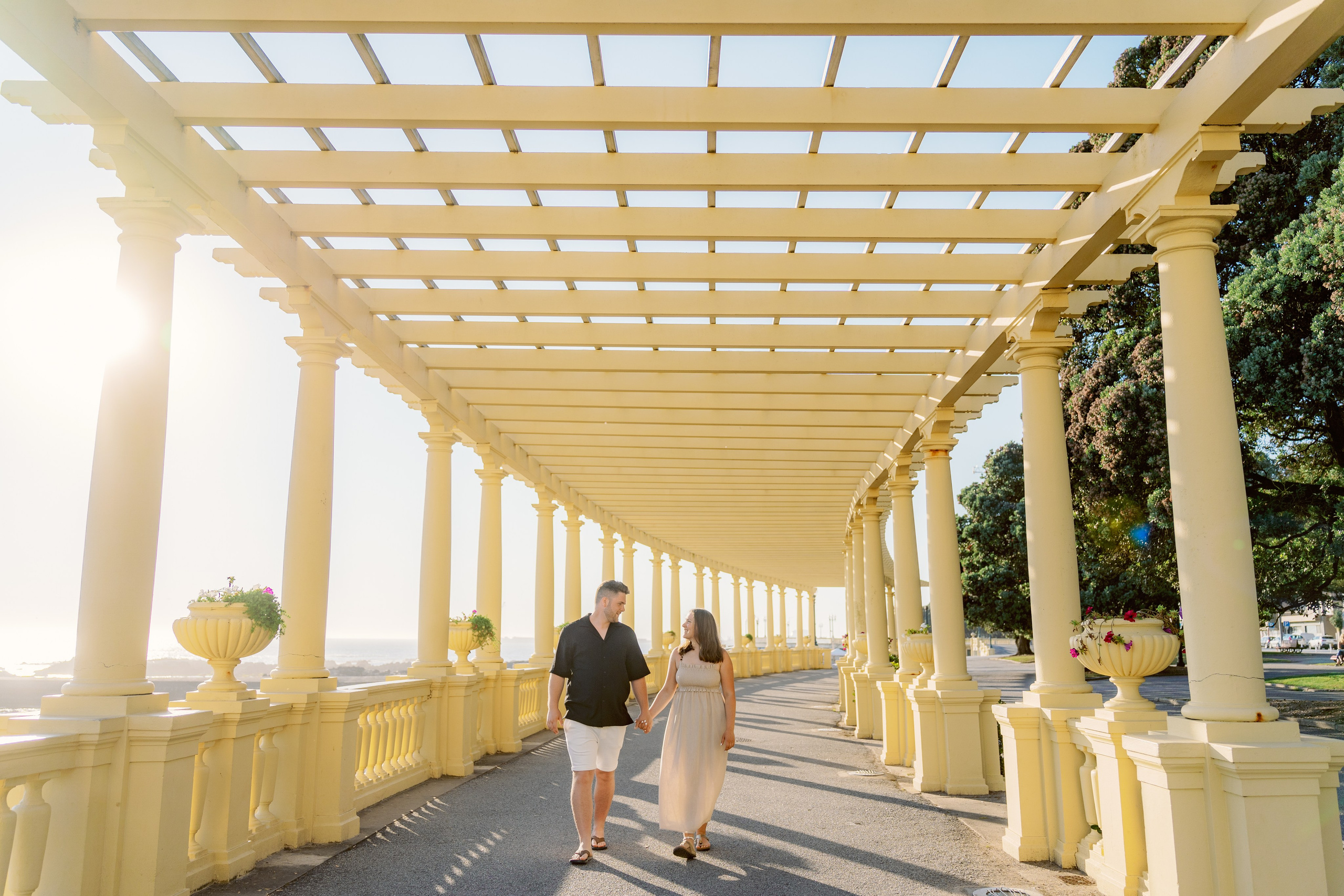 LOVE STORY ON THE BEACH. Photographer in Portugal Polina Gotovaya