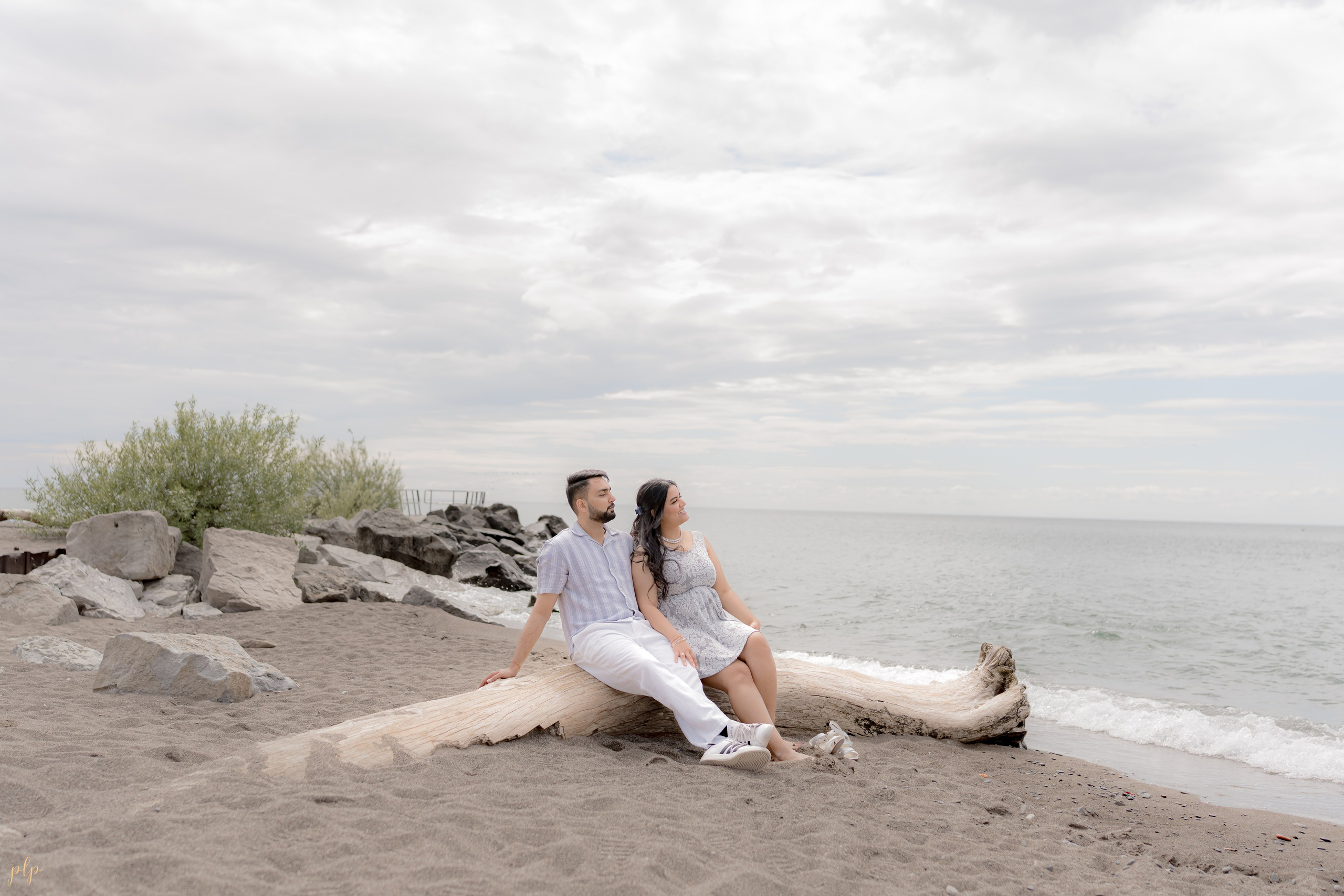 Dhairya and Krupali. Wedding Photographers and Filmmakers