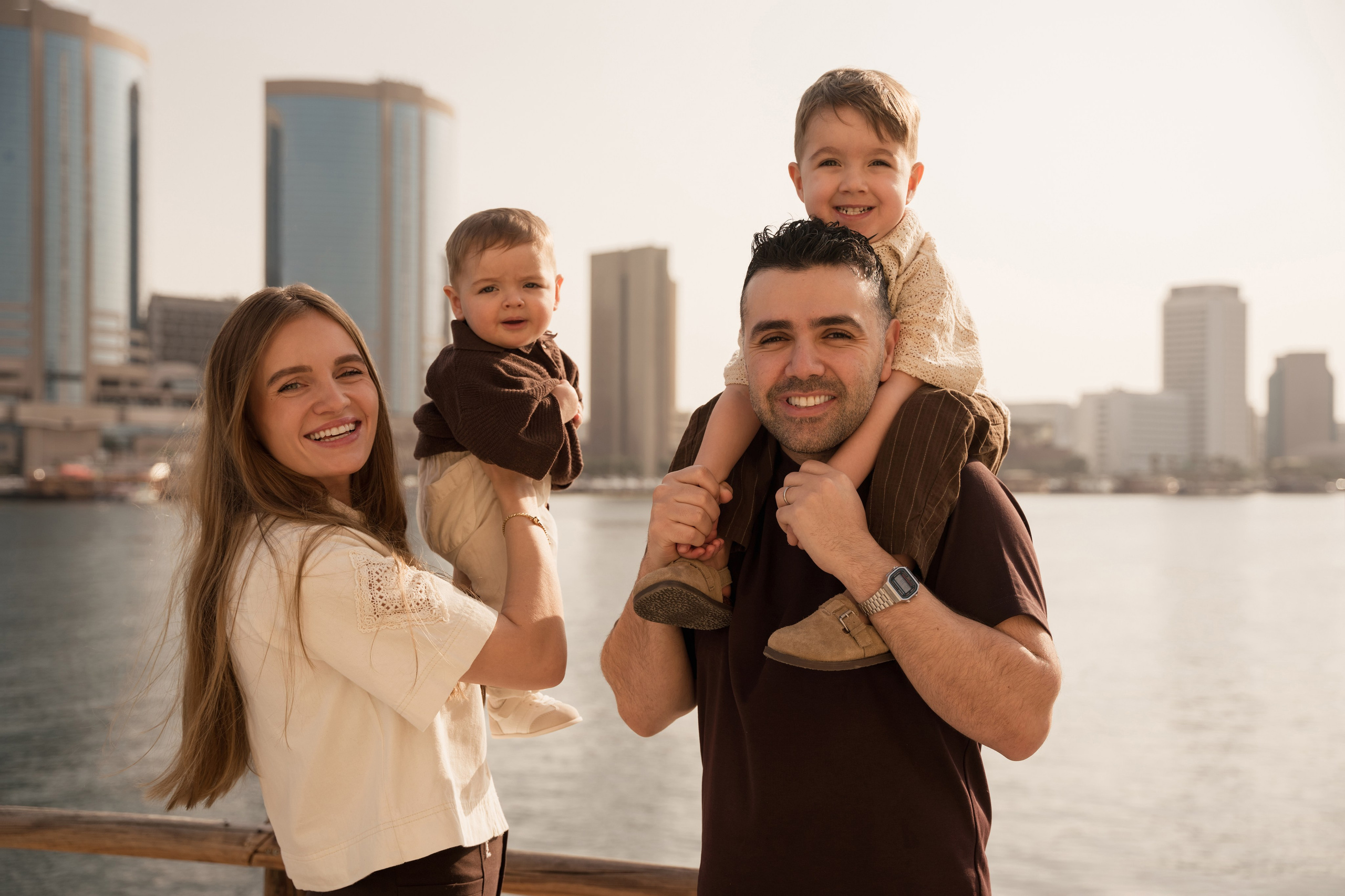 Old Town walk. Angela Iakovleva — Family Photographer in Dubai
