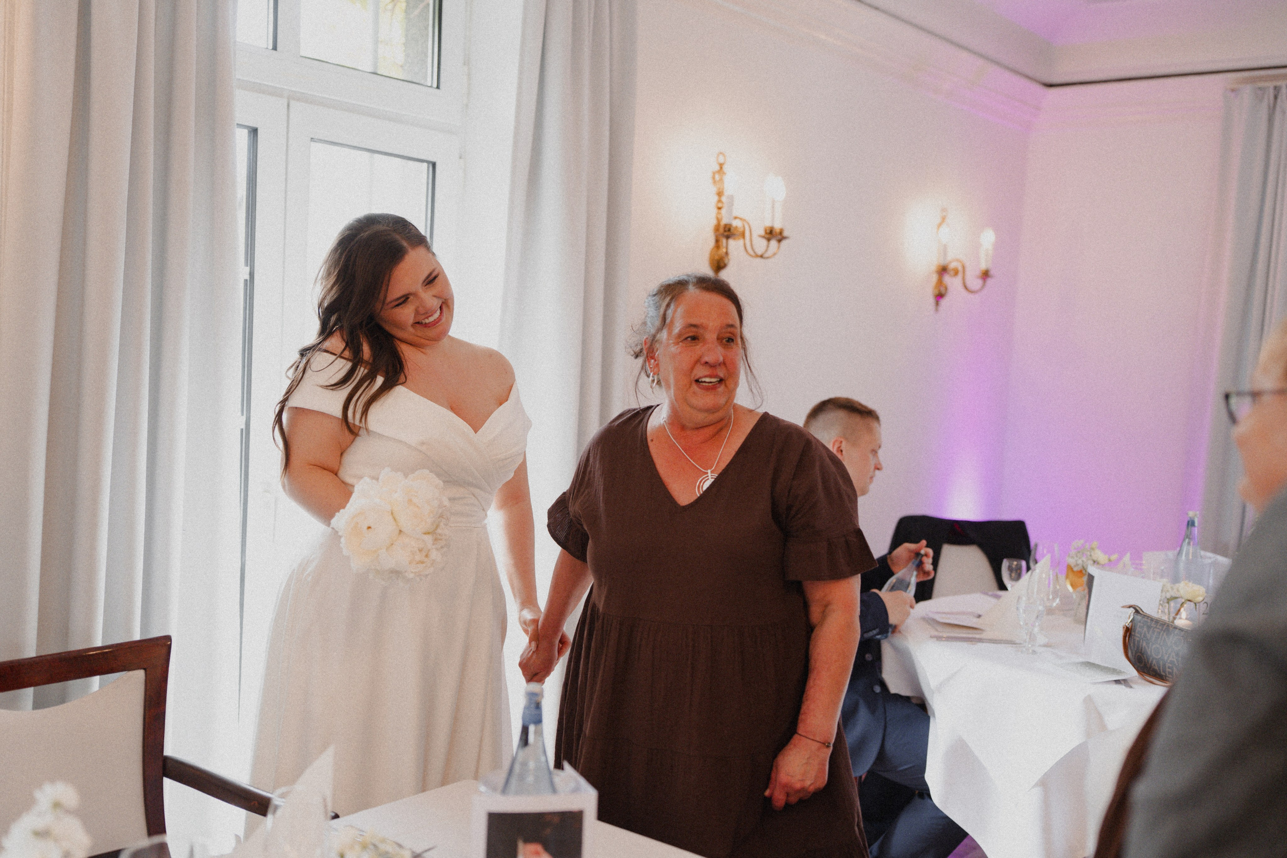 Jessica & Felix I Gesellschaft Harmonie Bochum. Hochzeitsfotografin Bochum | Halyna Reiche Fotografie NRW