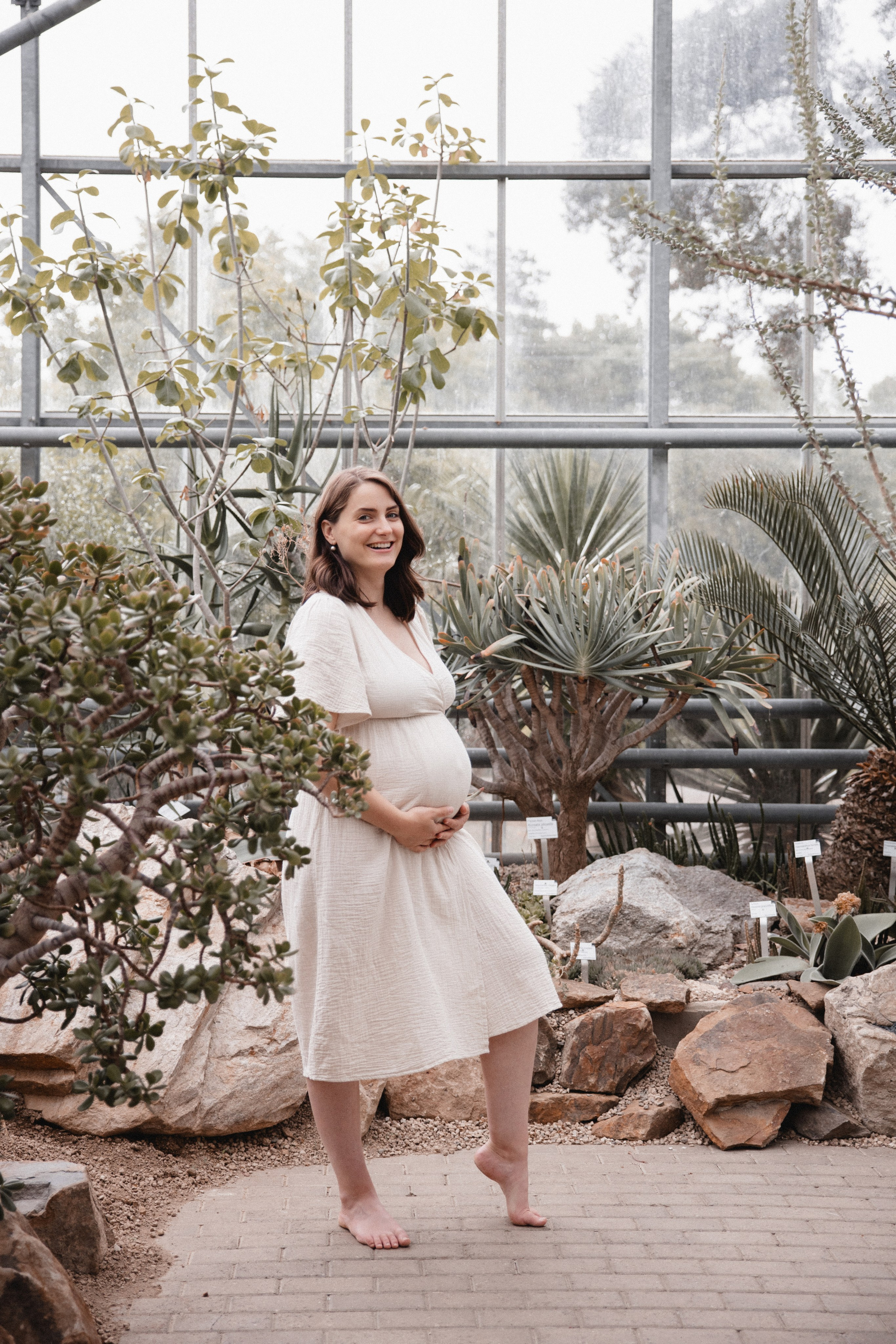 Babybauch Shooting im Botanischen Garten Bochum | Reiche Fotografie. Hochzeitsfotografin Bochum | Halyna Reiche Fotografie NRW