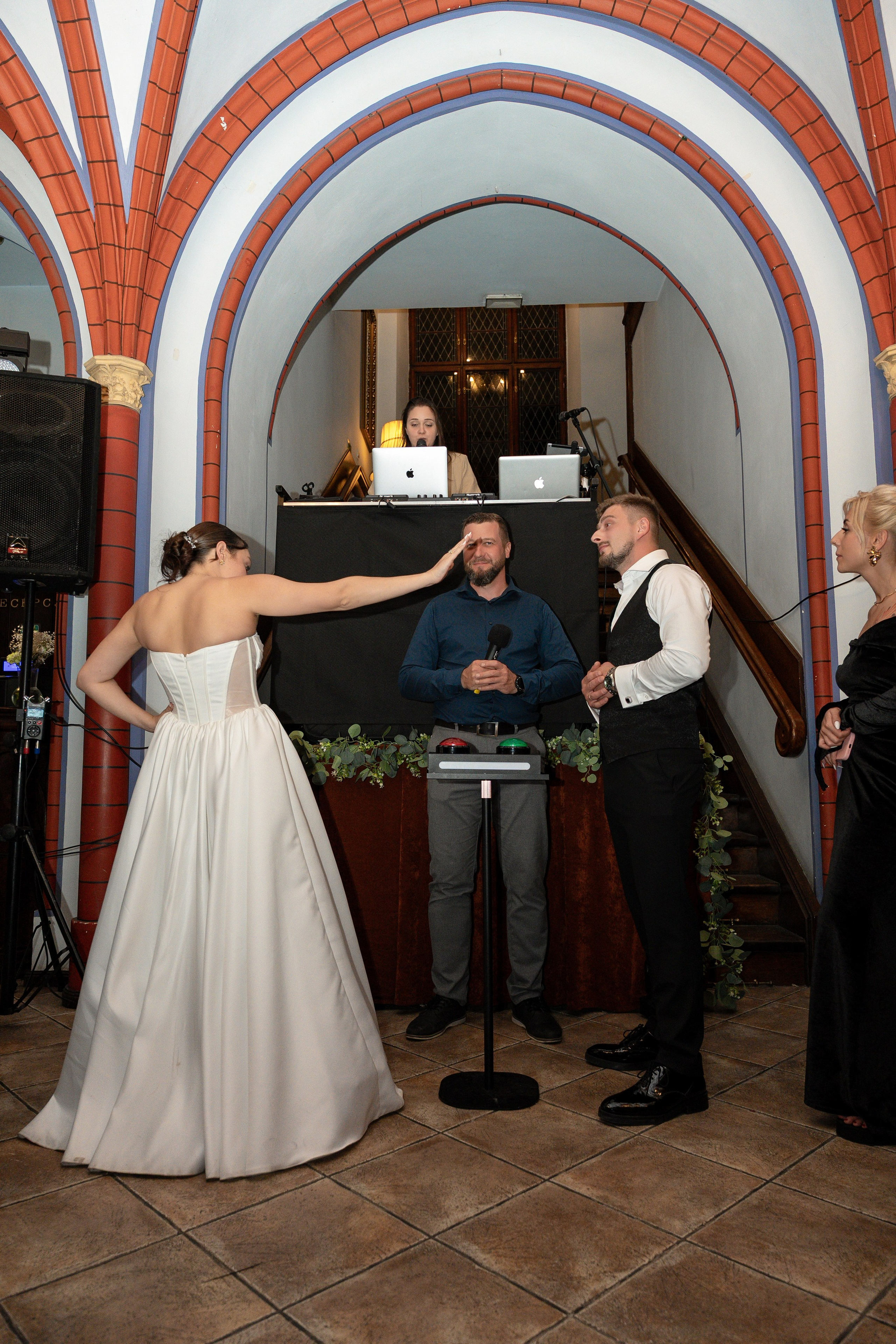 E&N: Zamek w Rzucewie. SL Wedding Photo — Editorial, Elegant & Timeless Wedding Photography in Poland and Across Europe