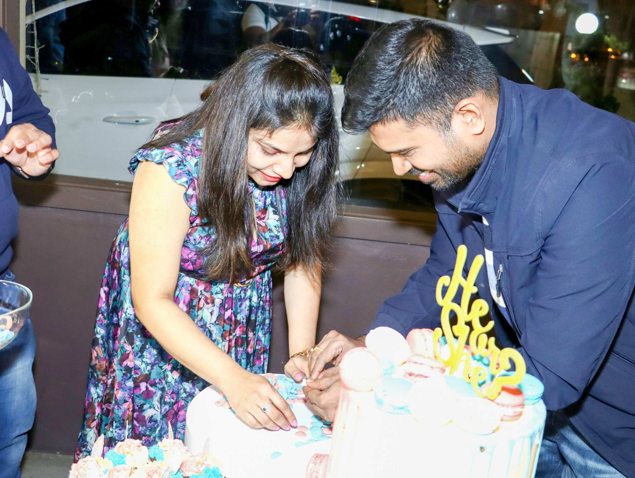 Gender Reveal. MHCreative is family-oriented photographer based in SYDNEY