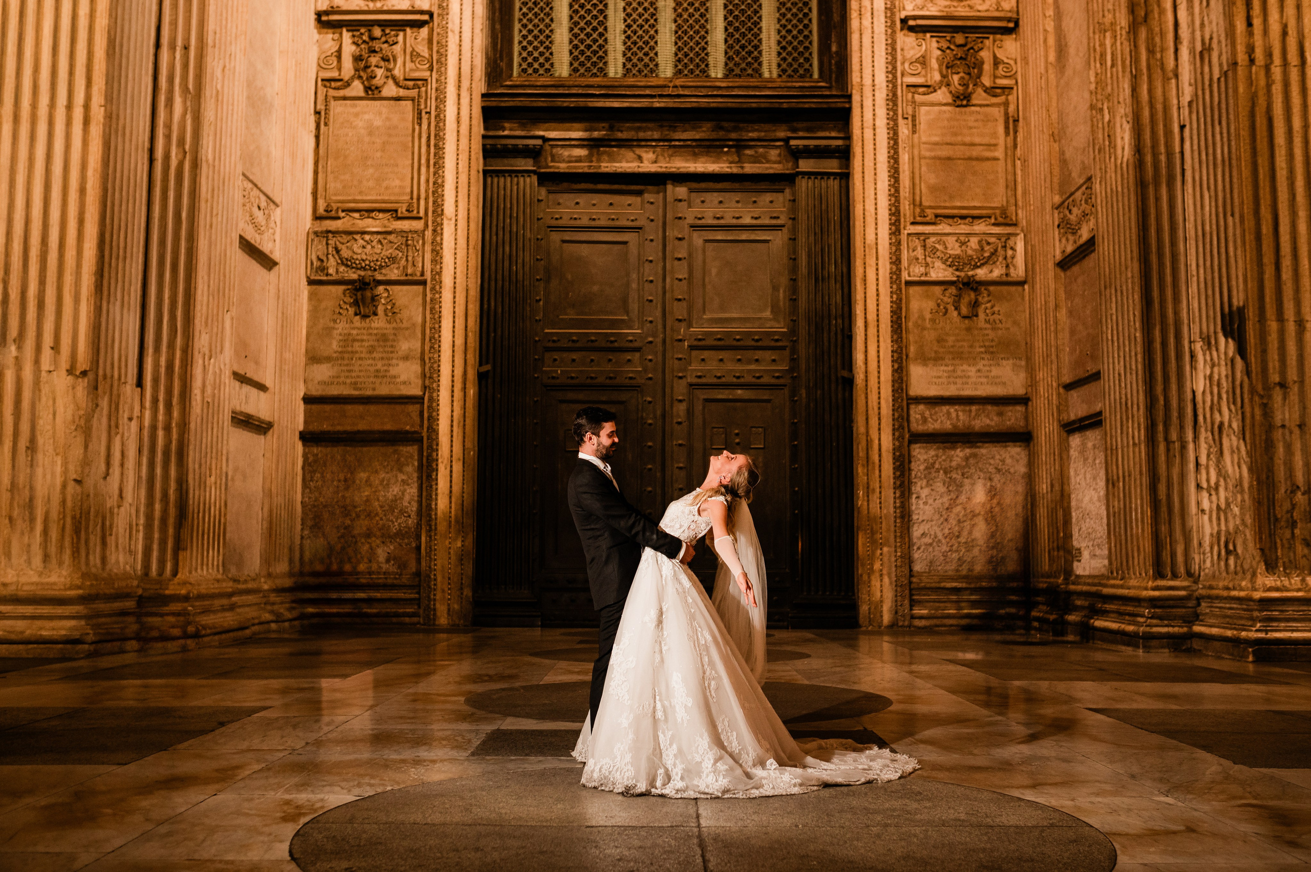 Servizio Post Matrimoniale Notturno a Roma. Fotografo Matrimonio a Roma | Servizio Fotografico Matrimonio