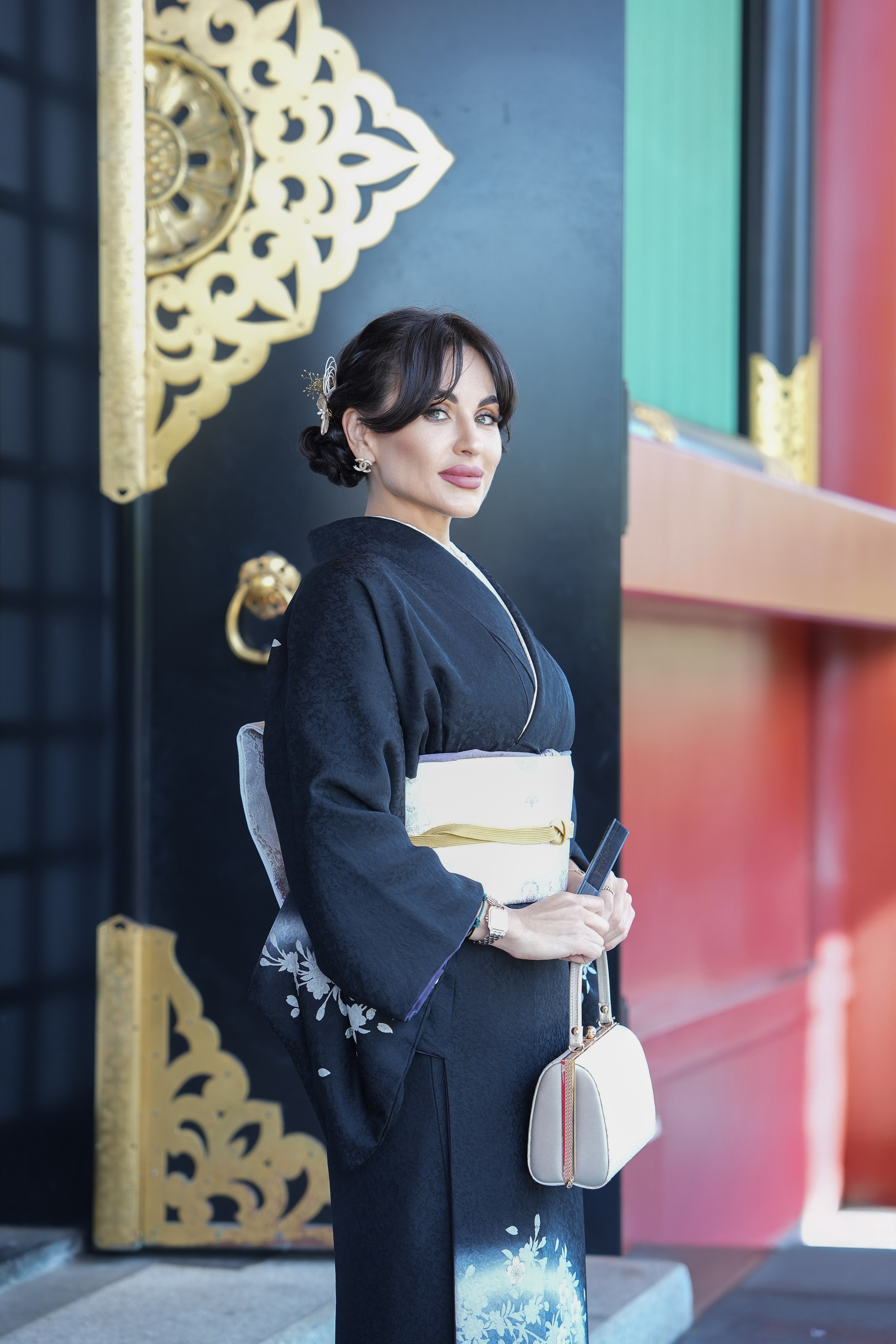 Съёмка в Кимоно возле храма. Фотограф в Токио Япония