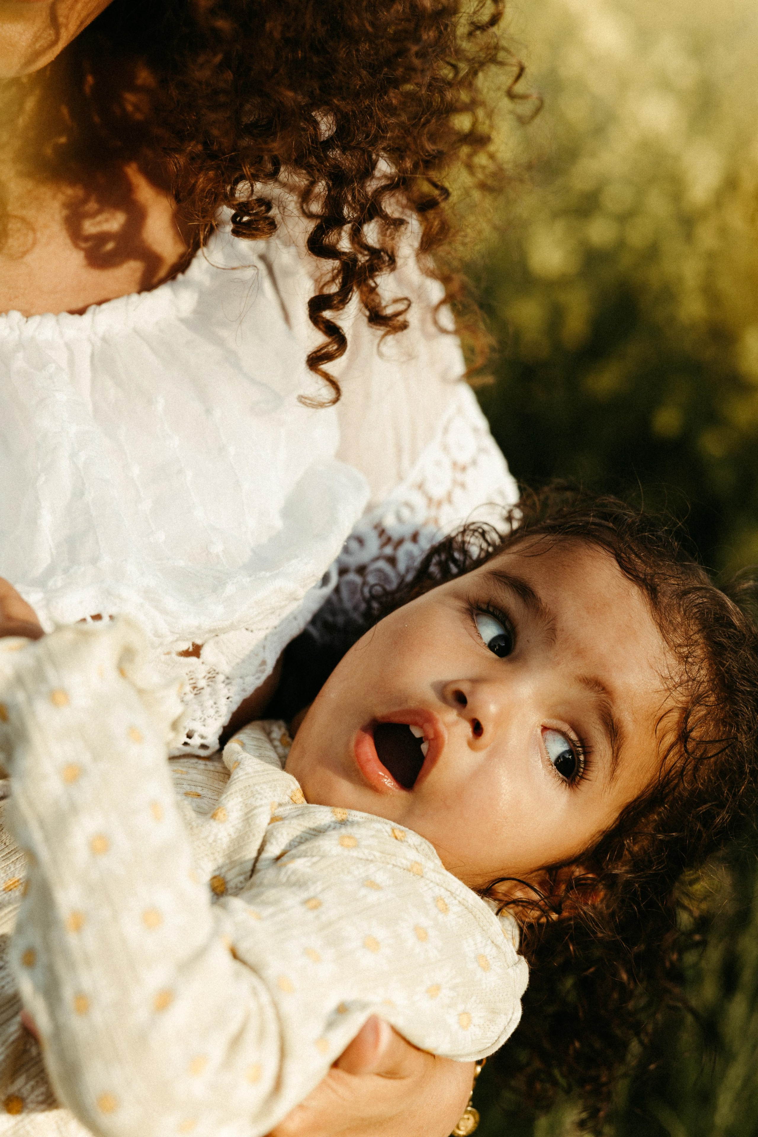 Mädels unter sich. Familienfotografin in Bern, Schweiz