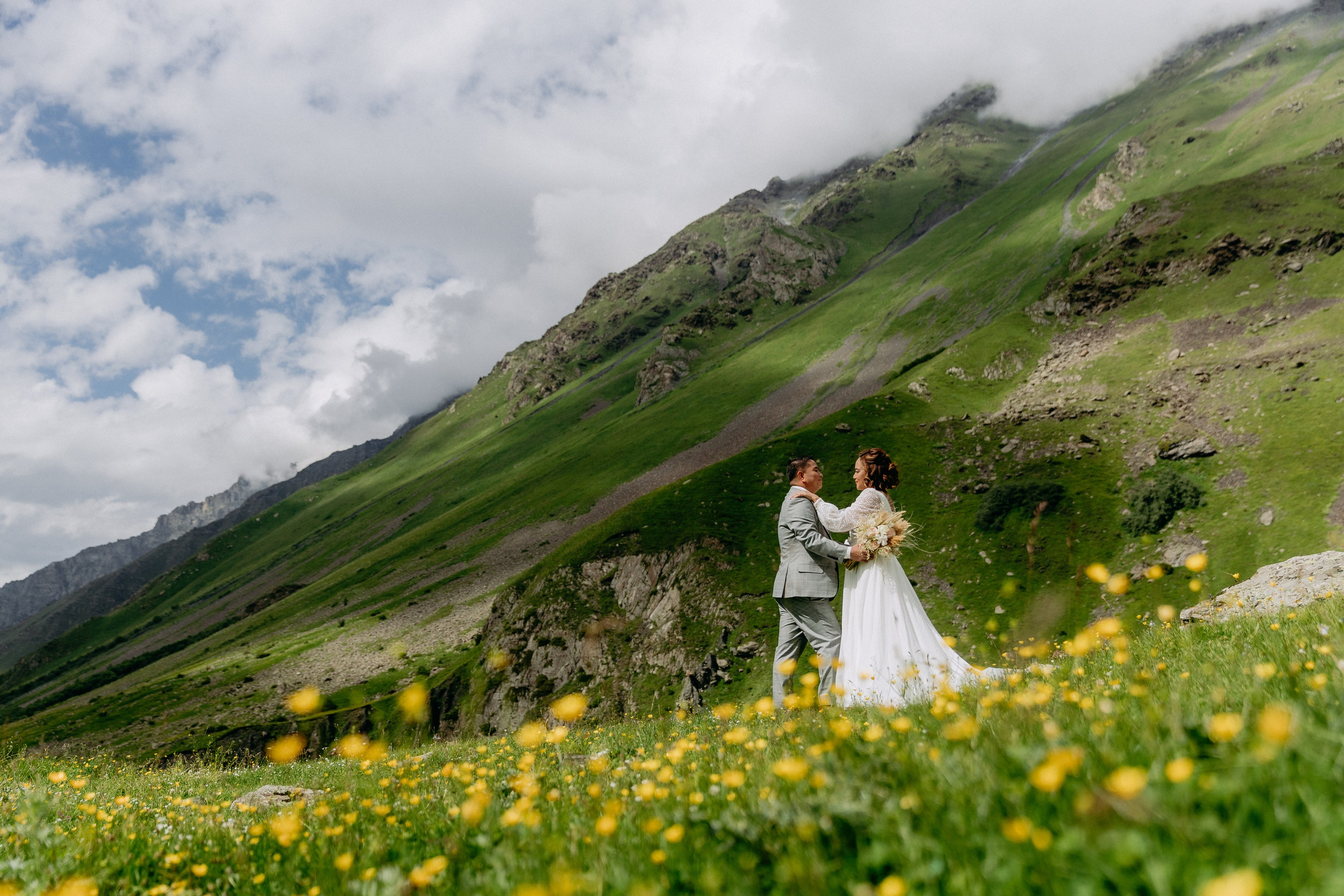 Kazbegi (3,5 hours from Tbilisi)/Казбеги (3,5 часа от Тбилиси). Photographer Anna Nazarenko