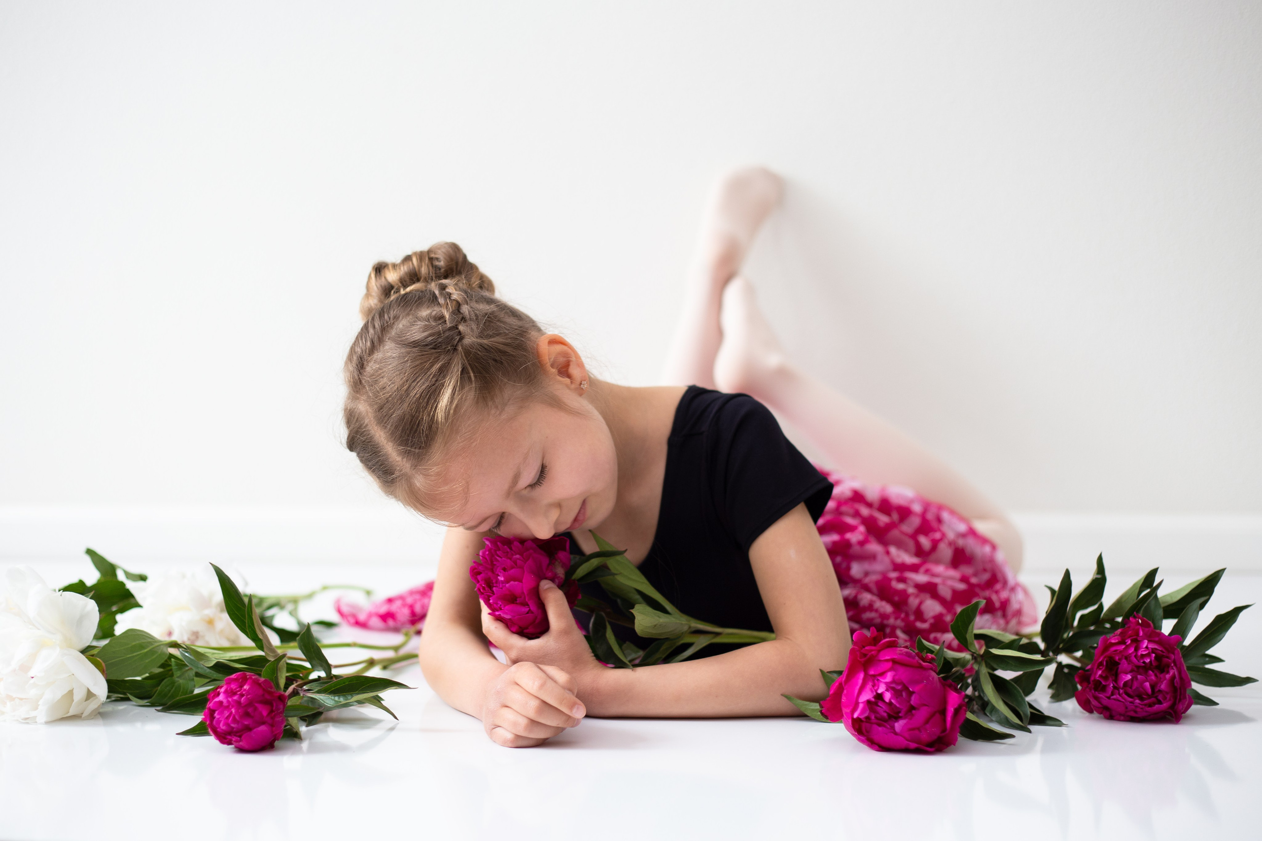 STUDIO Photoshoot. YuAnna studio. Family & Kids Photographer in Seattle area, located in