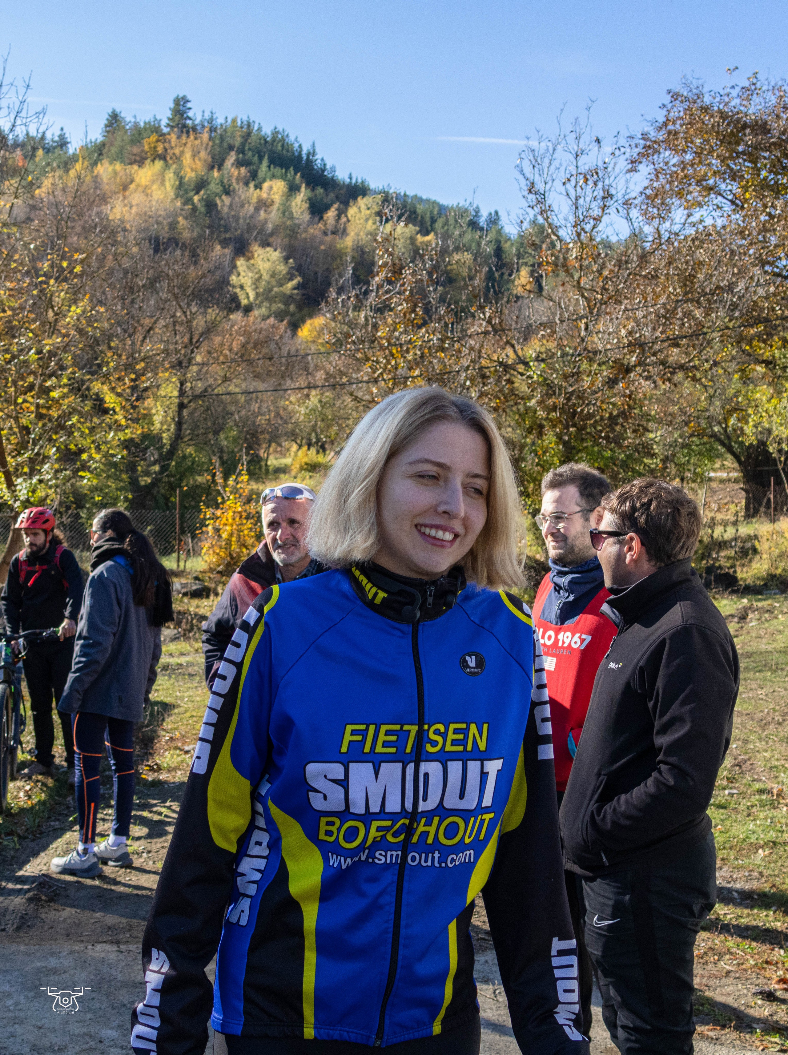 შემოდგომის ველოტური ატენის ხეობაში კავკასიის ველო ქსელთან ერთად. FramefreeMan