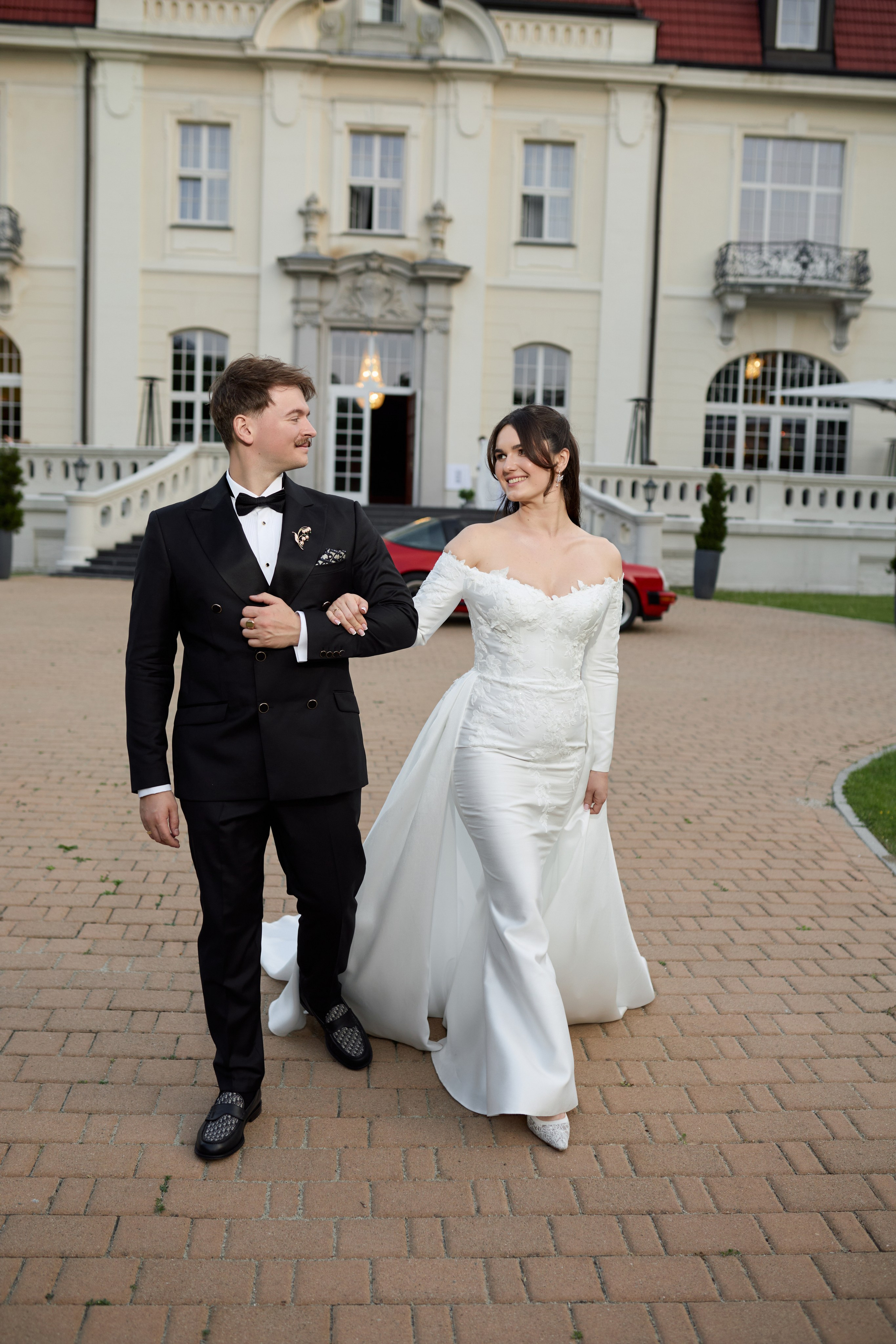 Wiktoria & Kacper. Pałac Goetz. Fotograf ślubny i rodzinny w Krakowie Yana Klymova