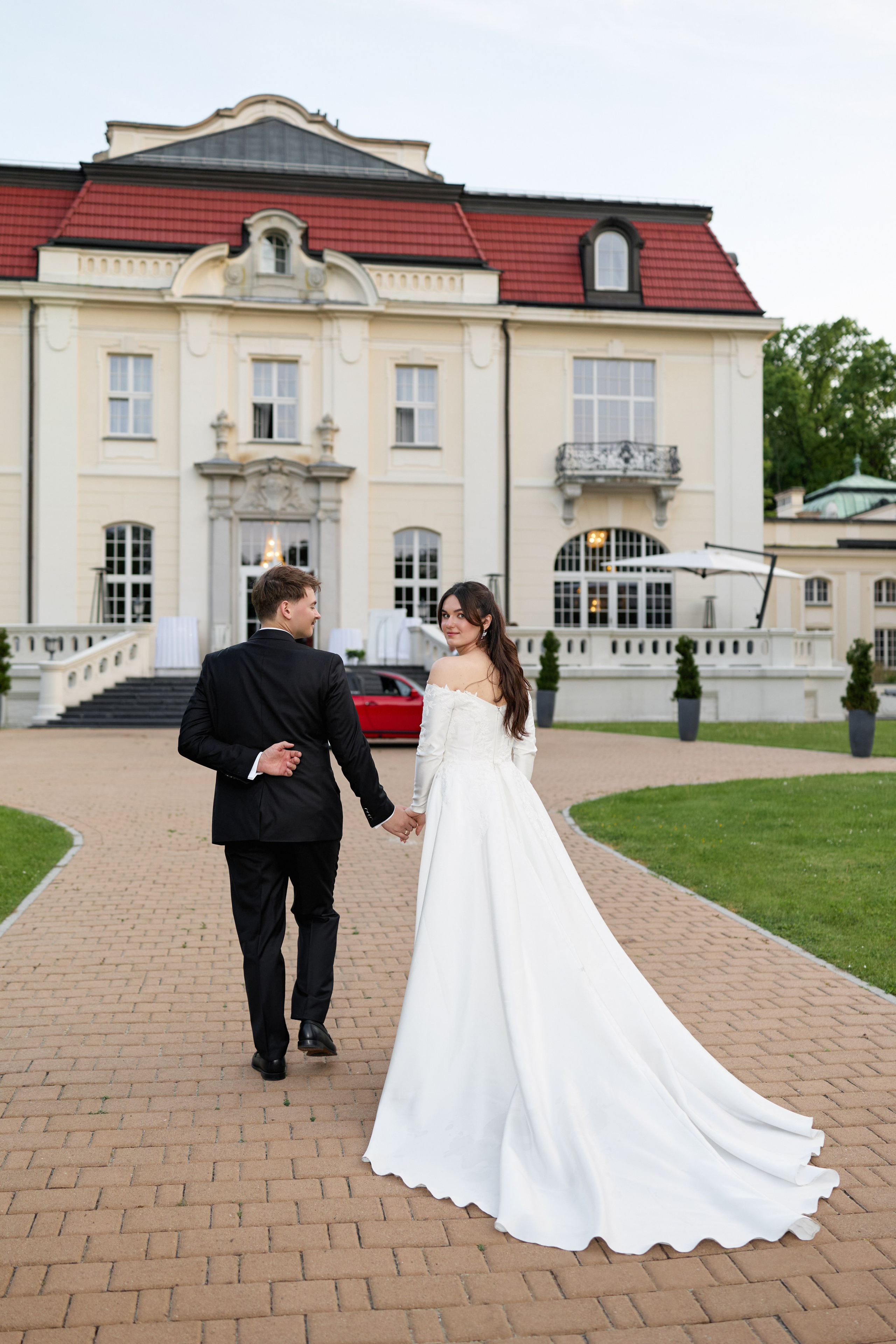 Wiktoria & Kacper. Pałac Goetz. Fotograf ślubny i rodzinny w Krakowie Yana Klymova