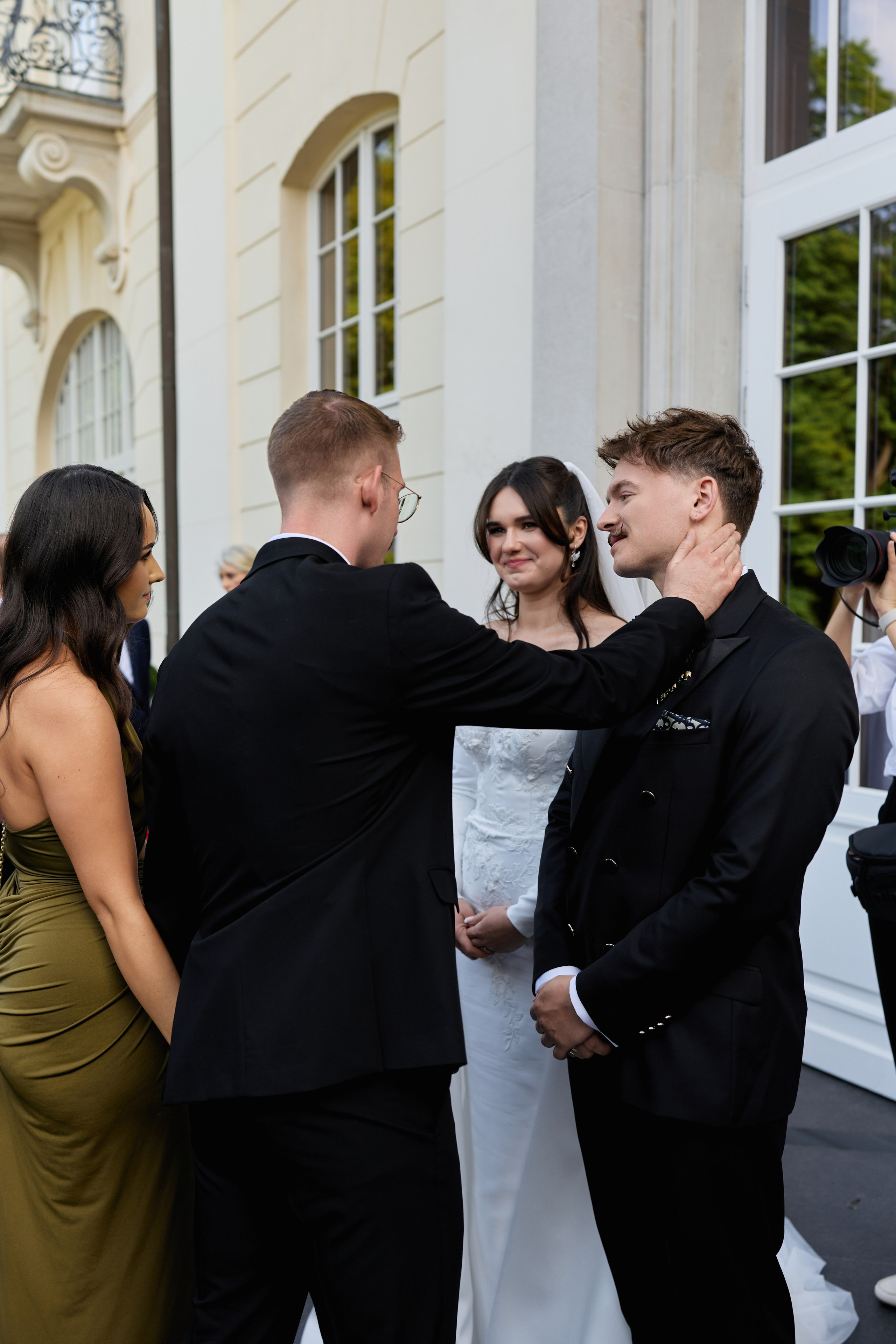 Wiktoria & Kacper. Pałac Goetz. Fotograf ślubny i rodzinny w Krakowie Yana Klymova