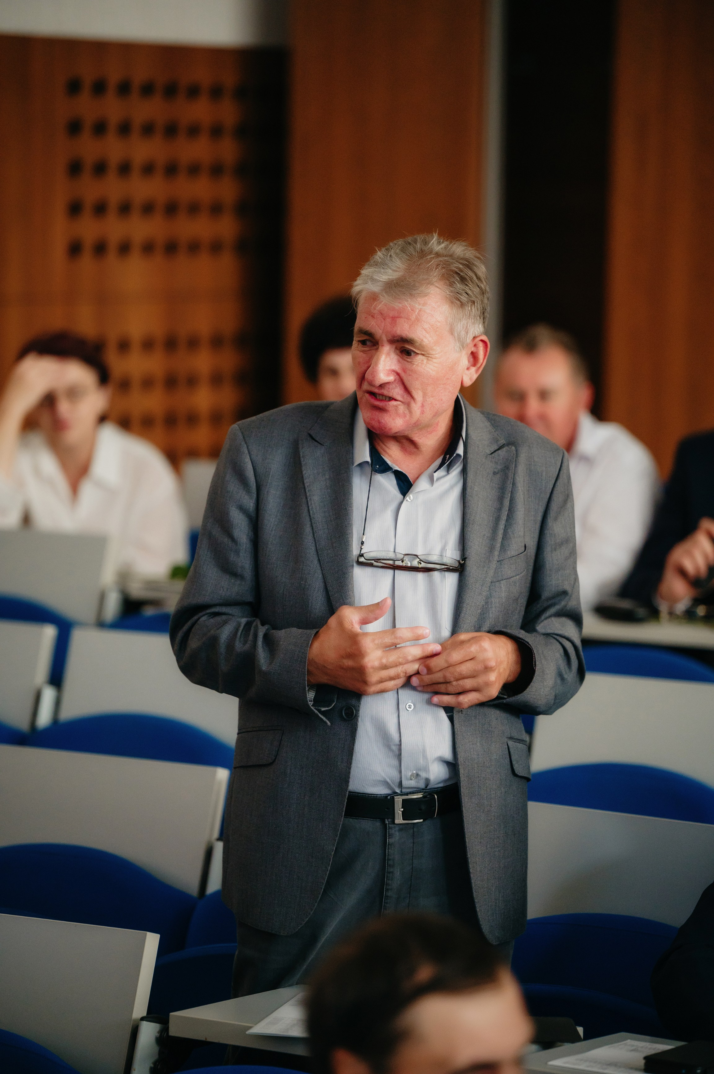 Medicina Veterinara — dupa 30 de ani…. Laurentiu Stefan StoryTeller