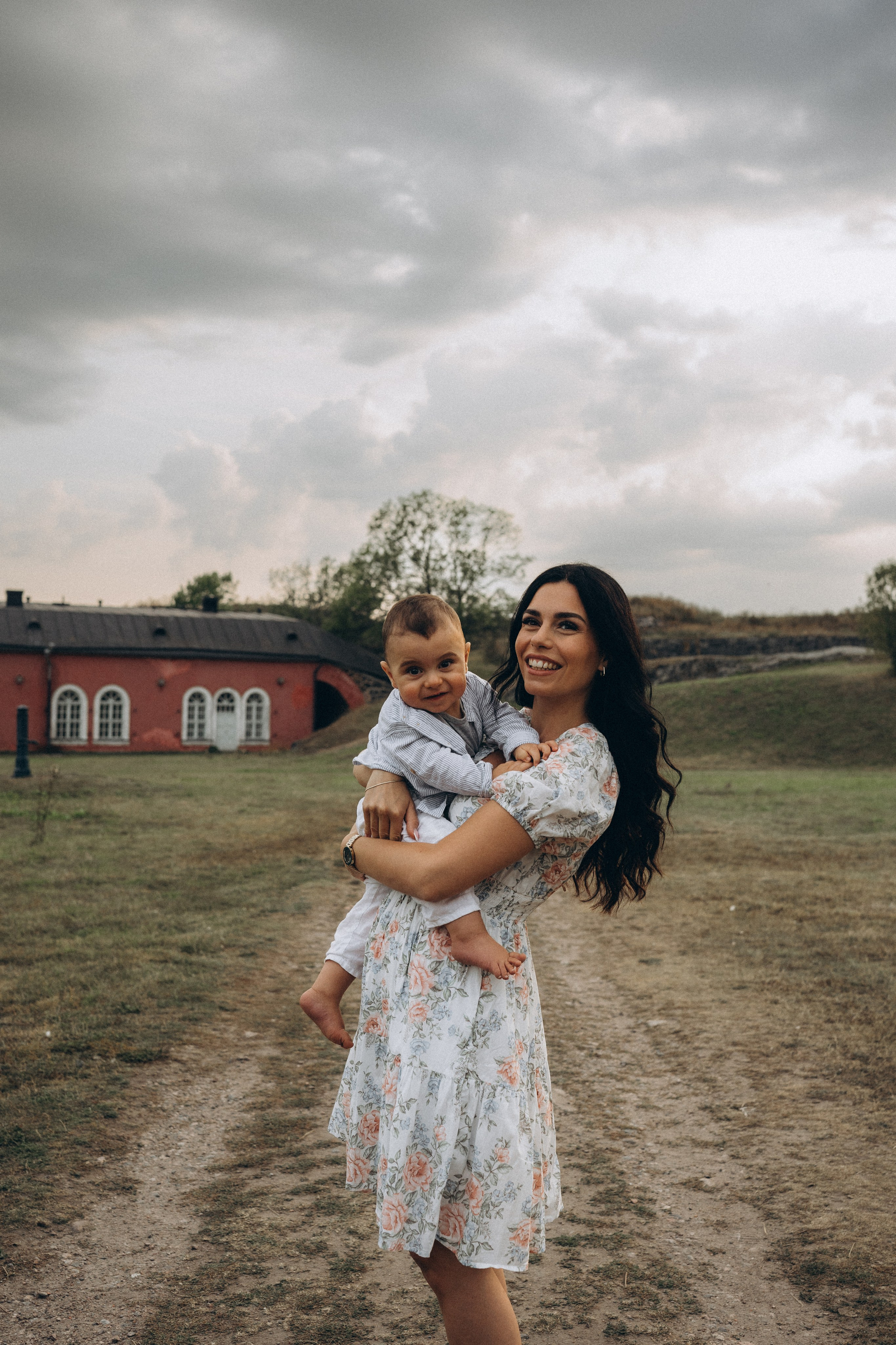 Summer. Wedding and potrait photographer in Helsinki Vickan O