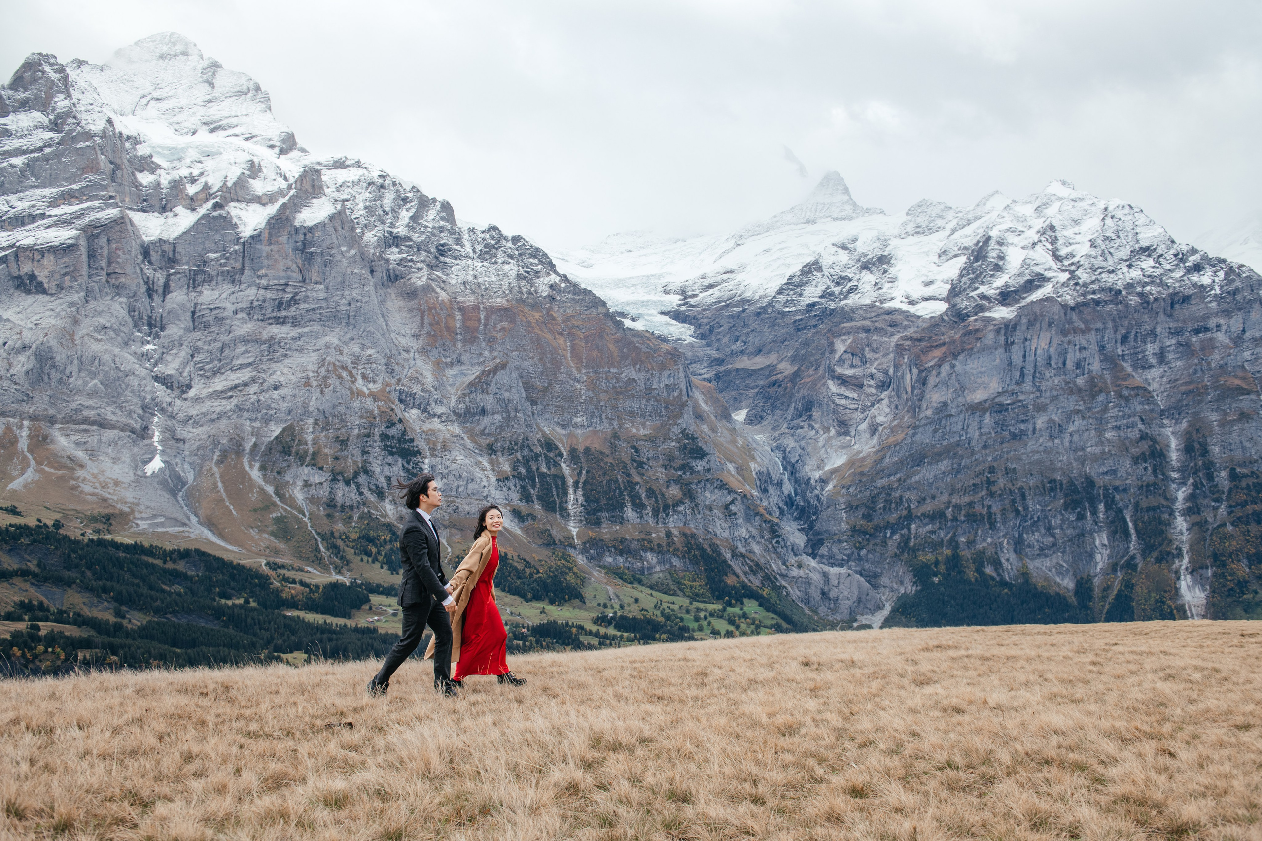 Kaiwen & Xiaoming Grindelwald, Switzerland. I am Elena Altendorfer. Wedding photographer in Zurich and Switzerland