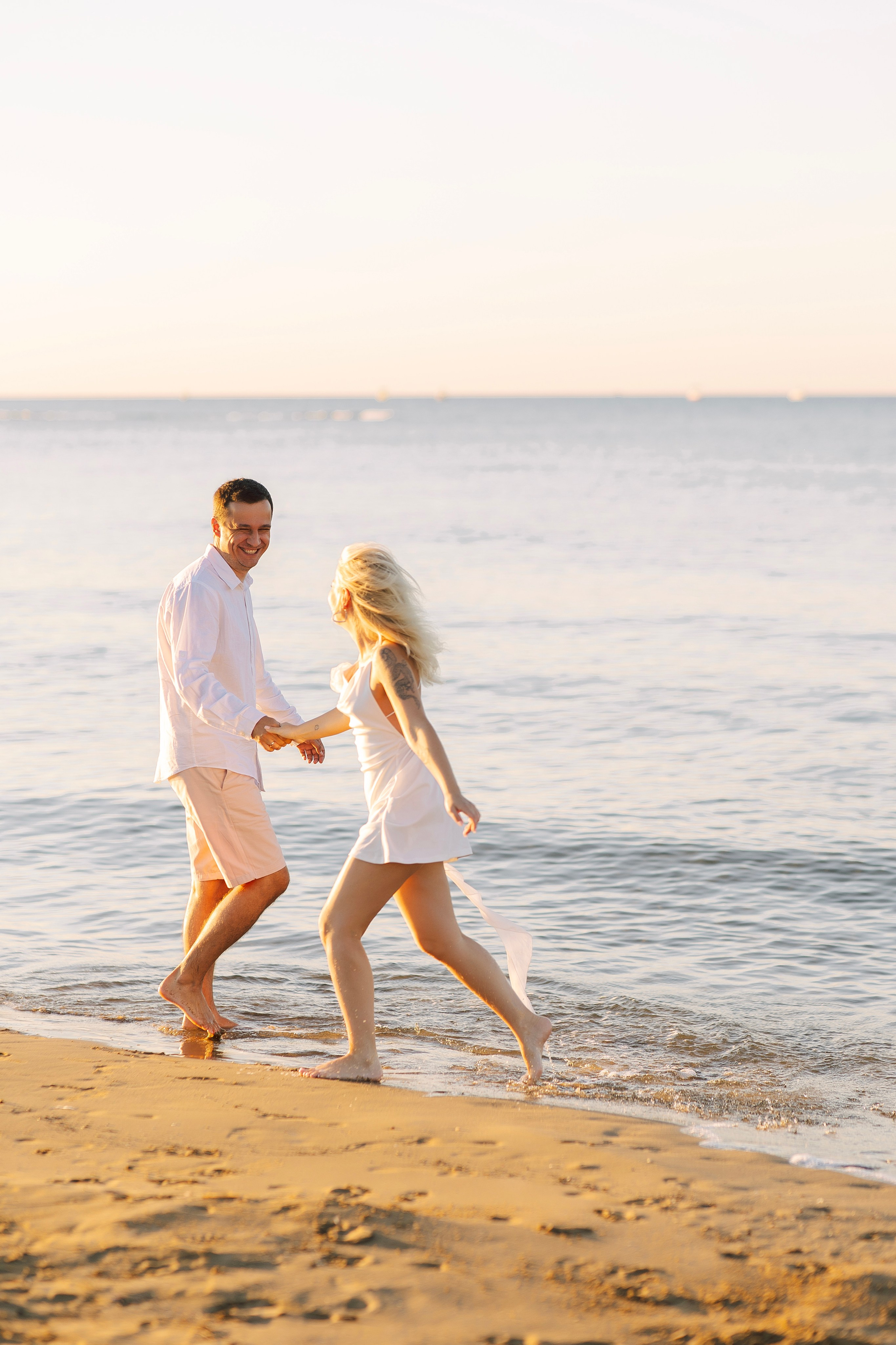 Sunset. Love Story on the beach in Side at sunrise. Professional Photographer in Alanya, Side, Belek, Antalya. Turkiye