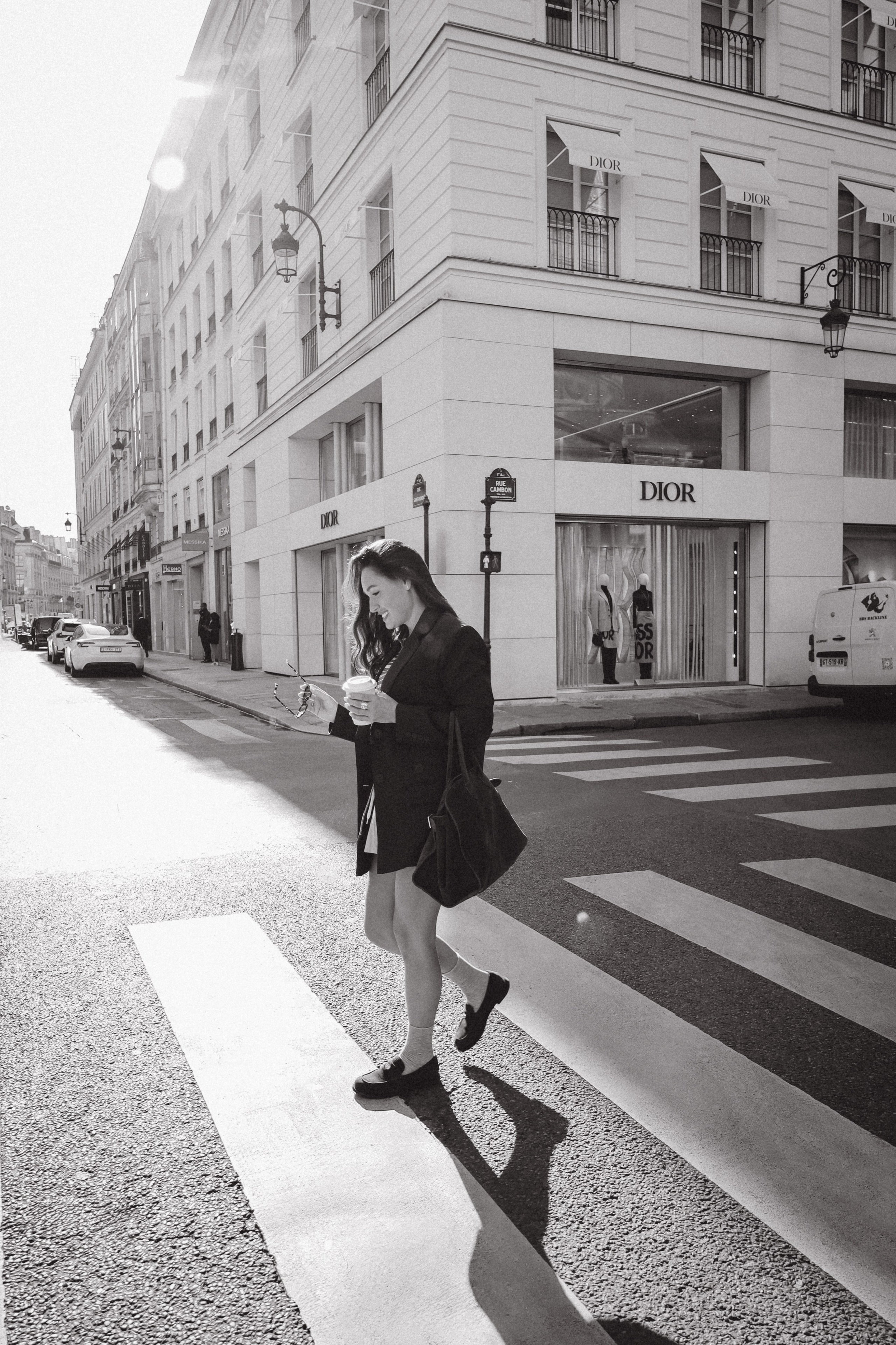 Street Style Photoshoot of Ekaterina in Paris | Vlada Photo Art. Photographer in Paris: Vlada PhotoArt