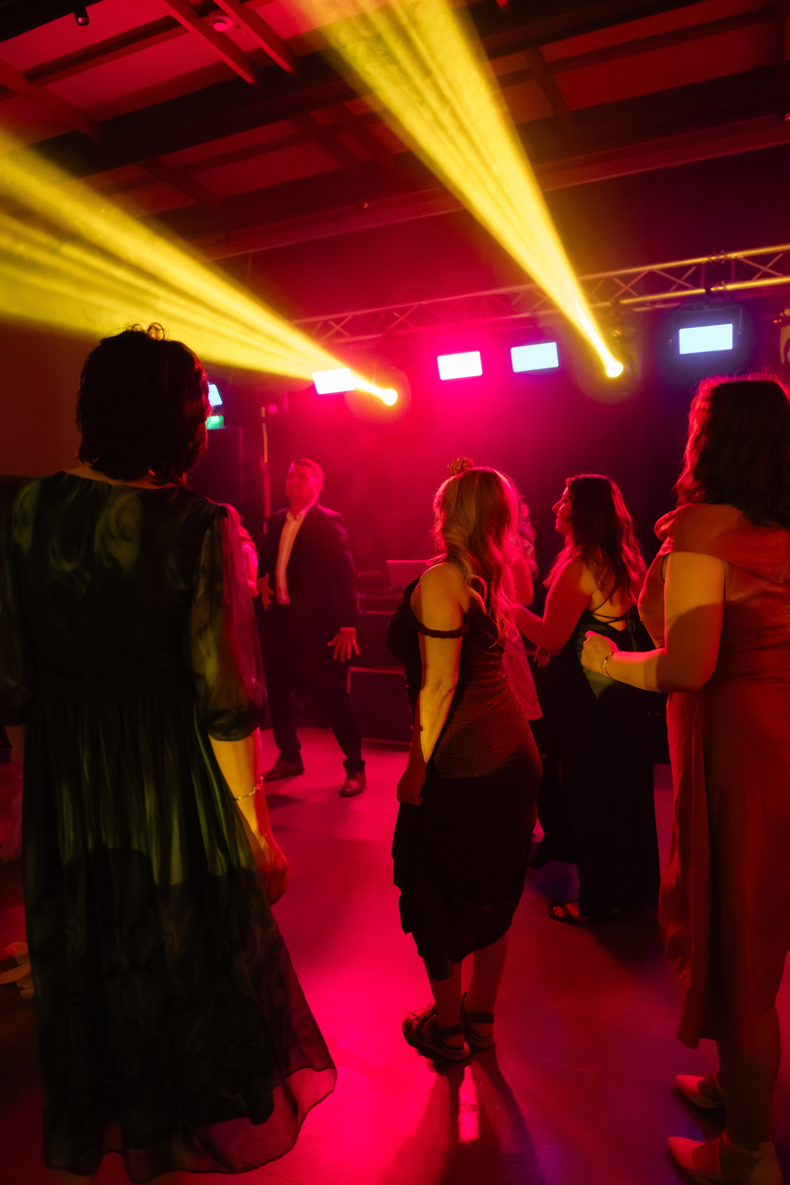 Flori & Cosmin. Main