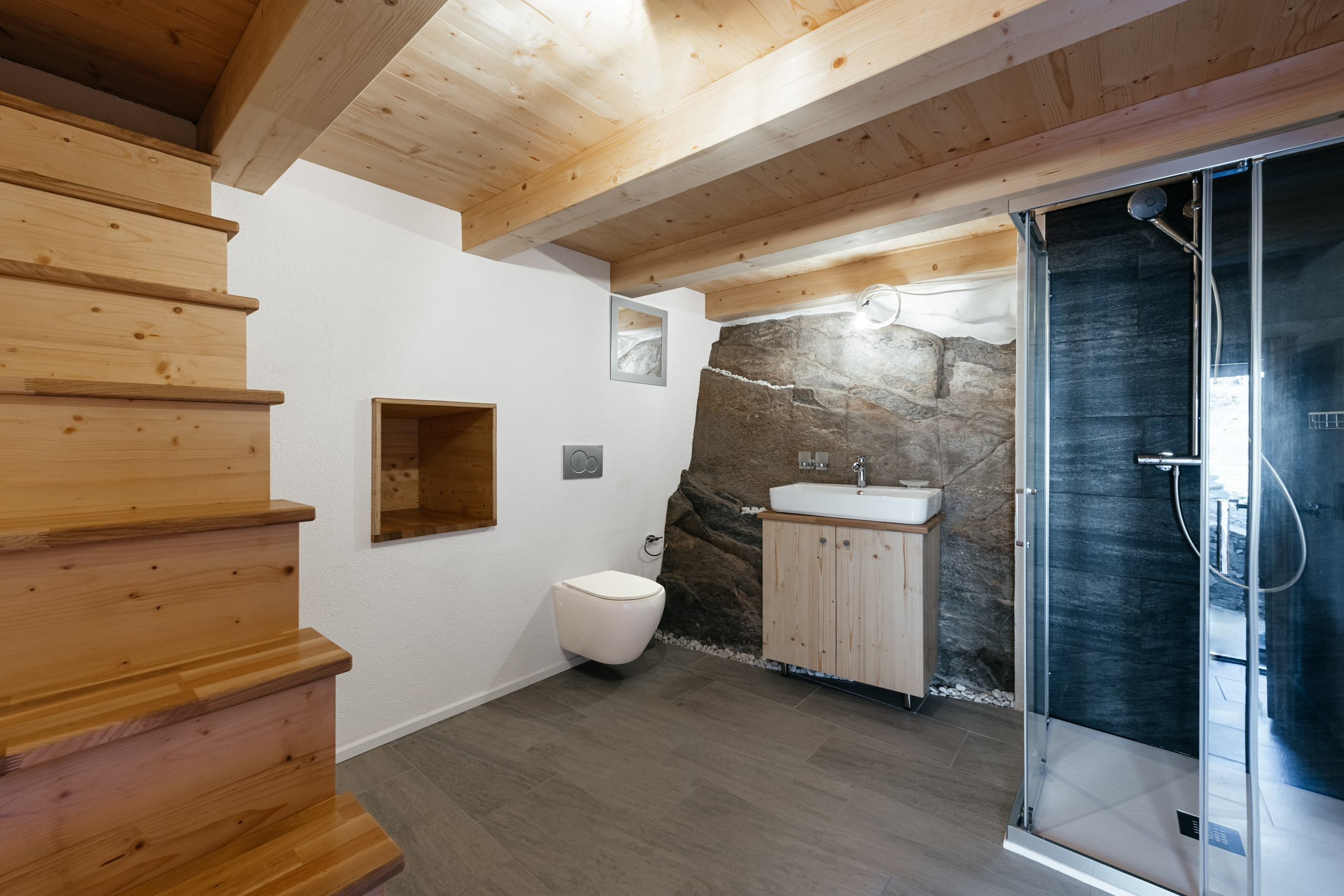 Rustico, VAL RESA, TICINO. Hallo! Ich bin Elena und arbeite als Immobilienfotografin