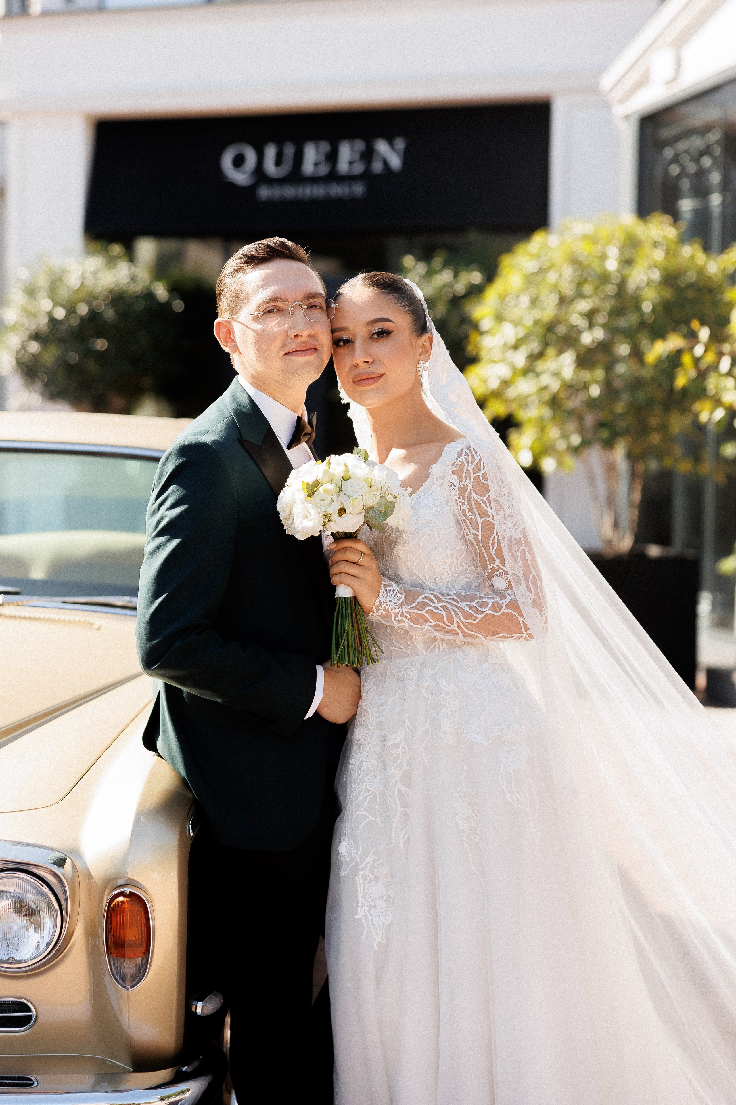 Serghei & Erica — Queen Residence. Servicii Foto și Video 067188353