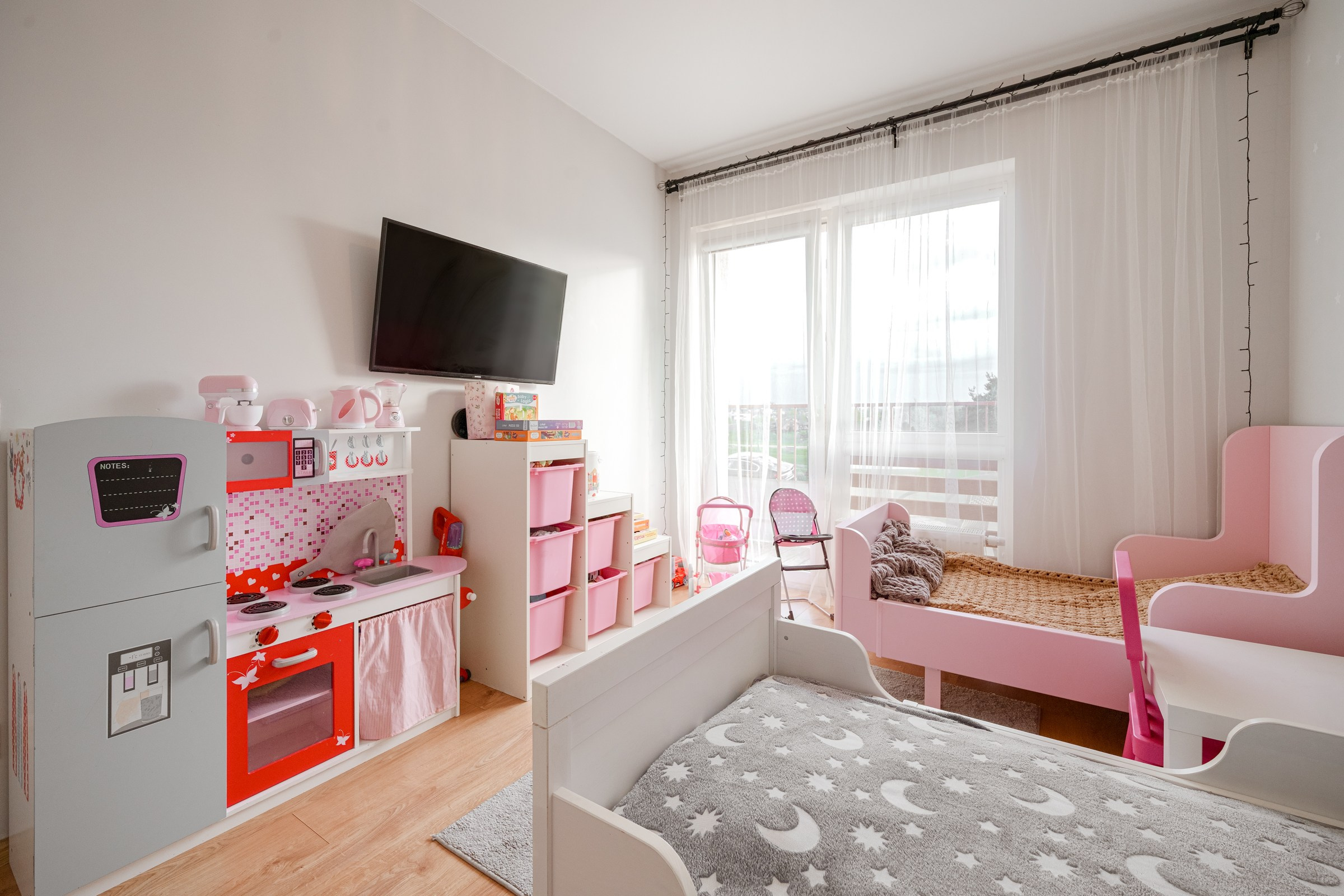 N.Lentvaris. Elina Sapiega fotografė Vilniuje