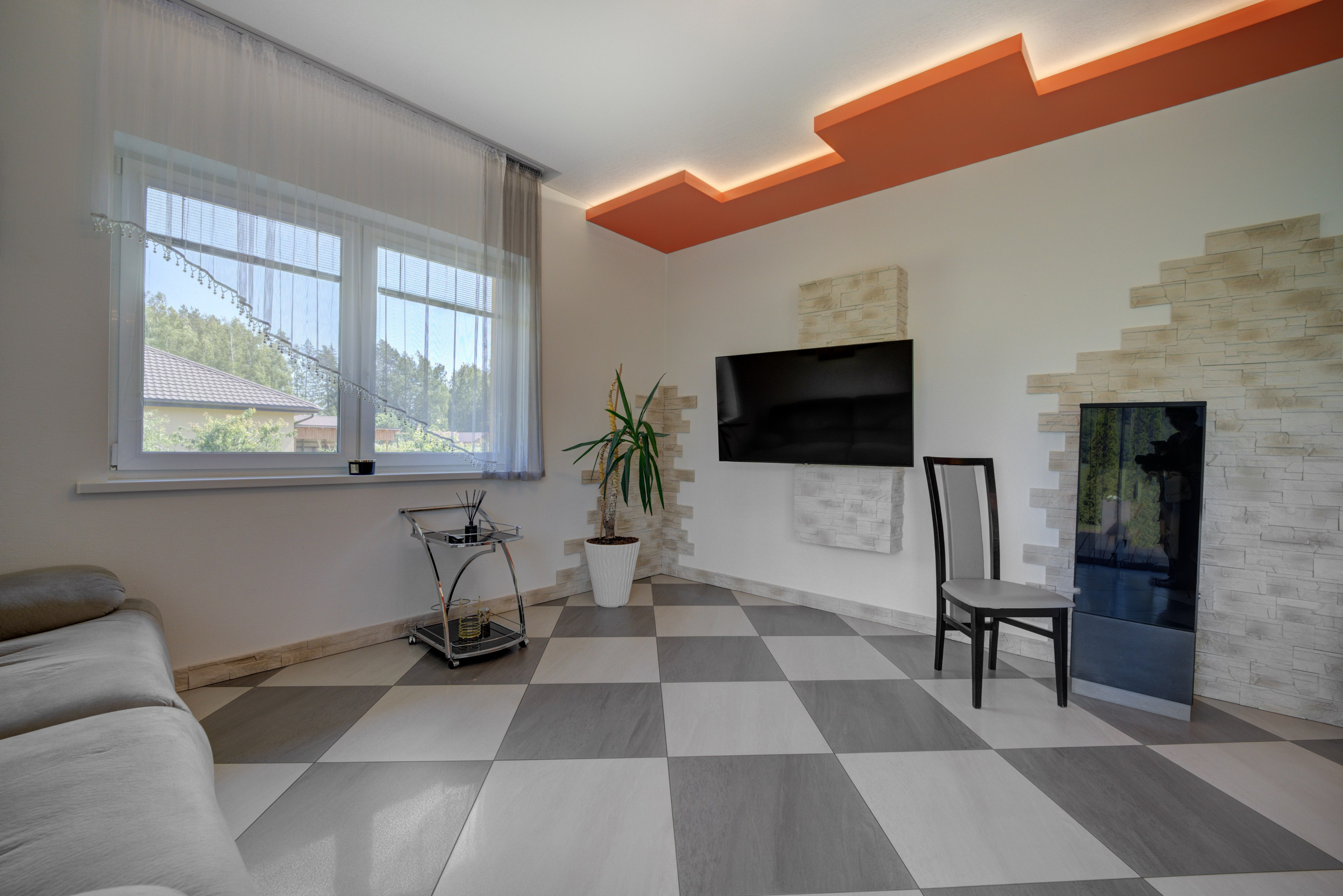 Žudiškių k. Ežero g. 70, Rešes sen. Elina Sapiega fotografė Vilniuje