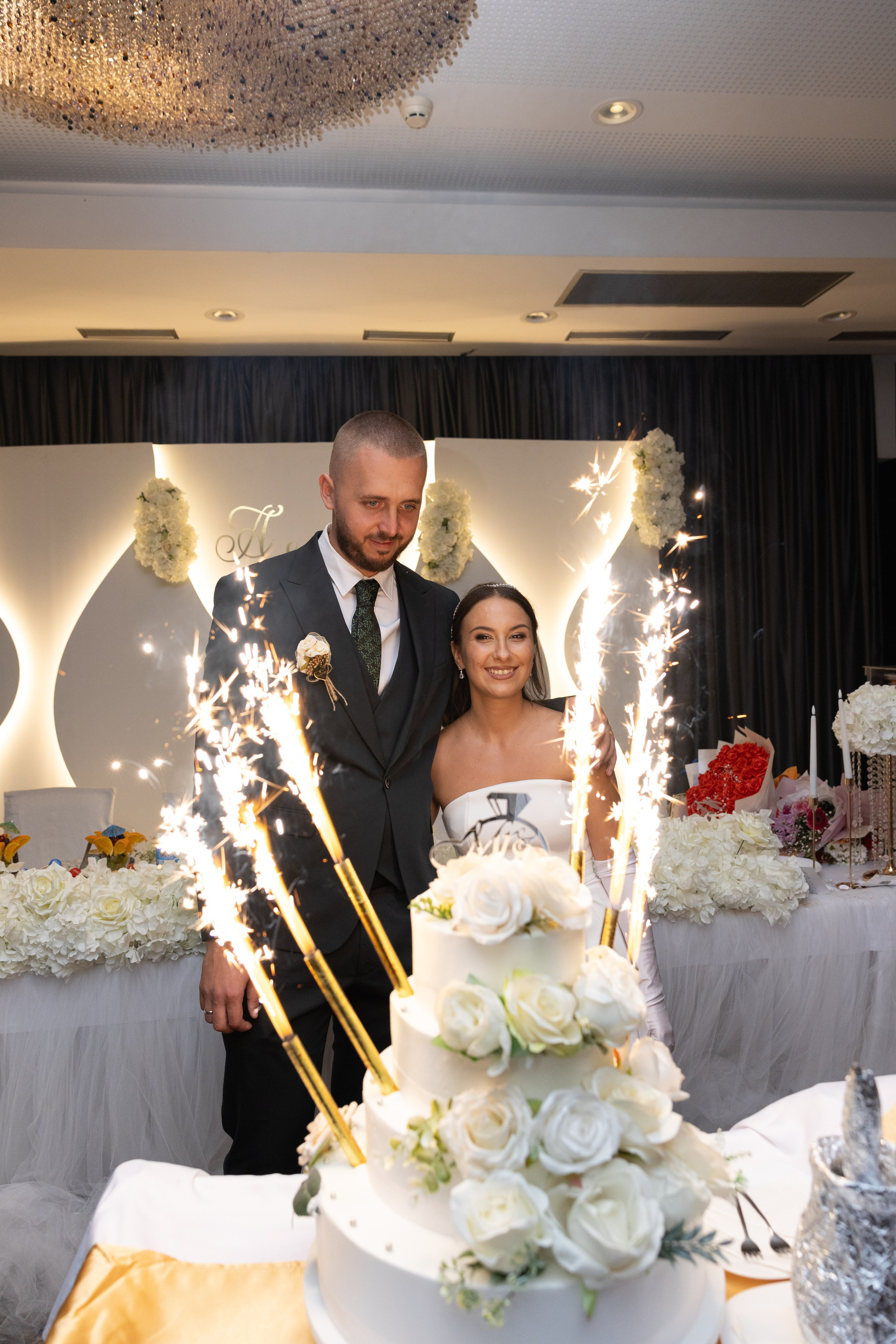 Almedina & Alen. Wedding photographer based in Europe