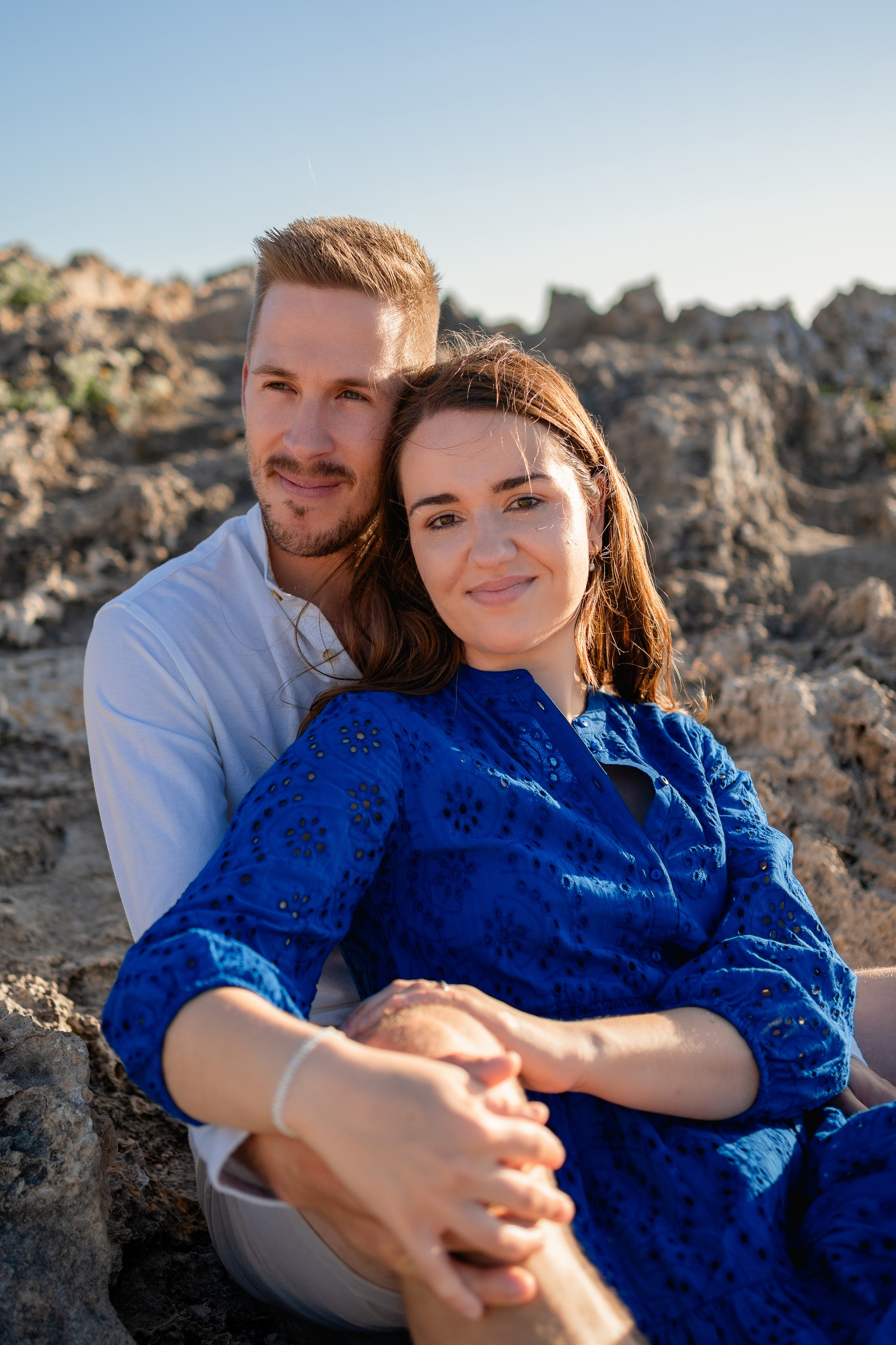 Romantischer Heiratsantrag auf Mallorca – Überraschung am Meer. Deine Fotografin auf Mallorca für Familien und Business