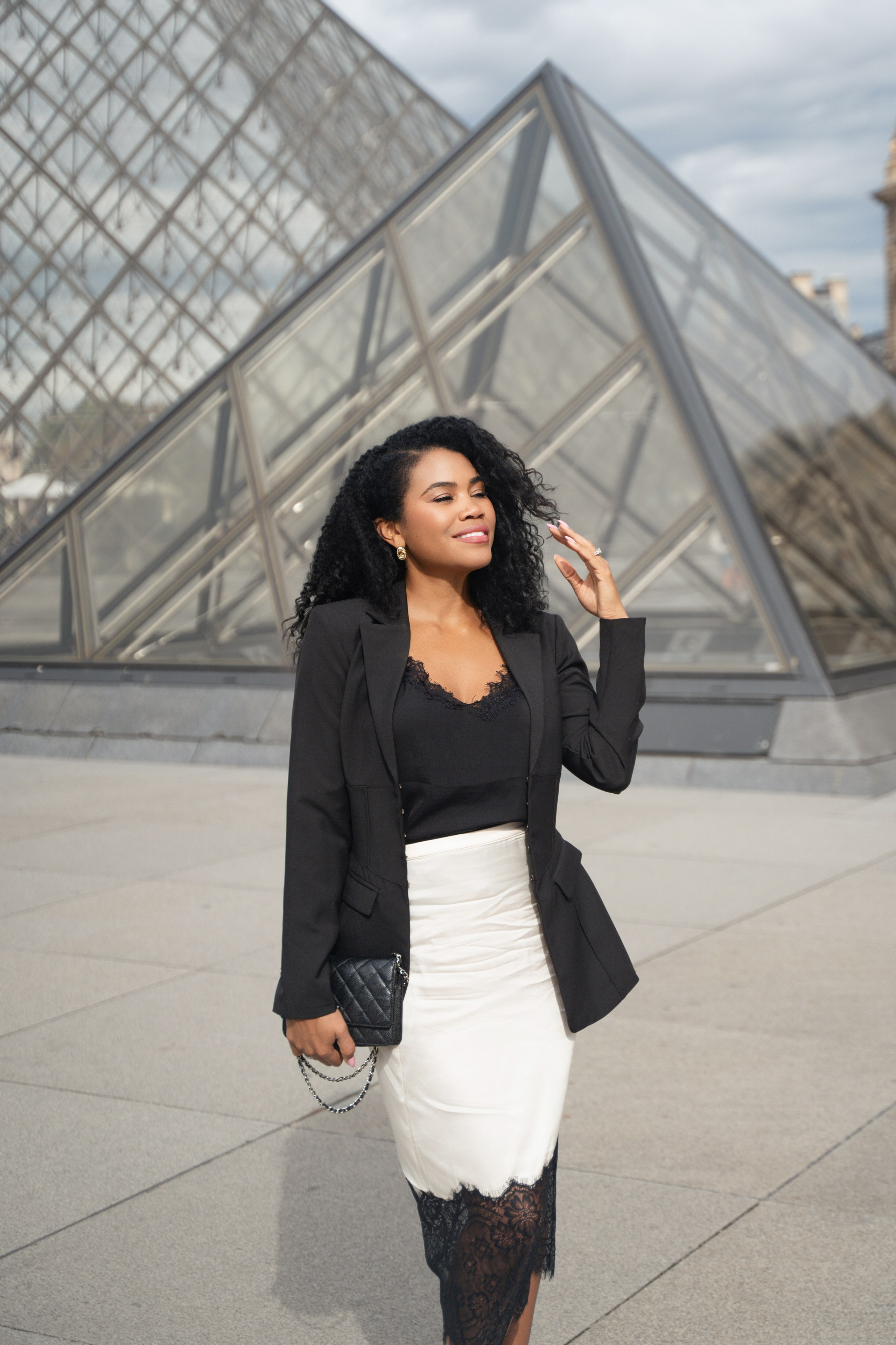 Candice (2h x 2). Photographer in Paris|Solo and groups, portraits & content, couples photo-shoot in Paris at the best locations