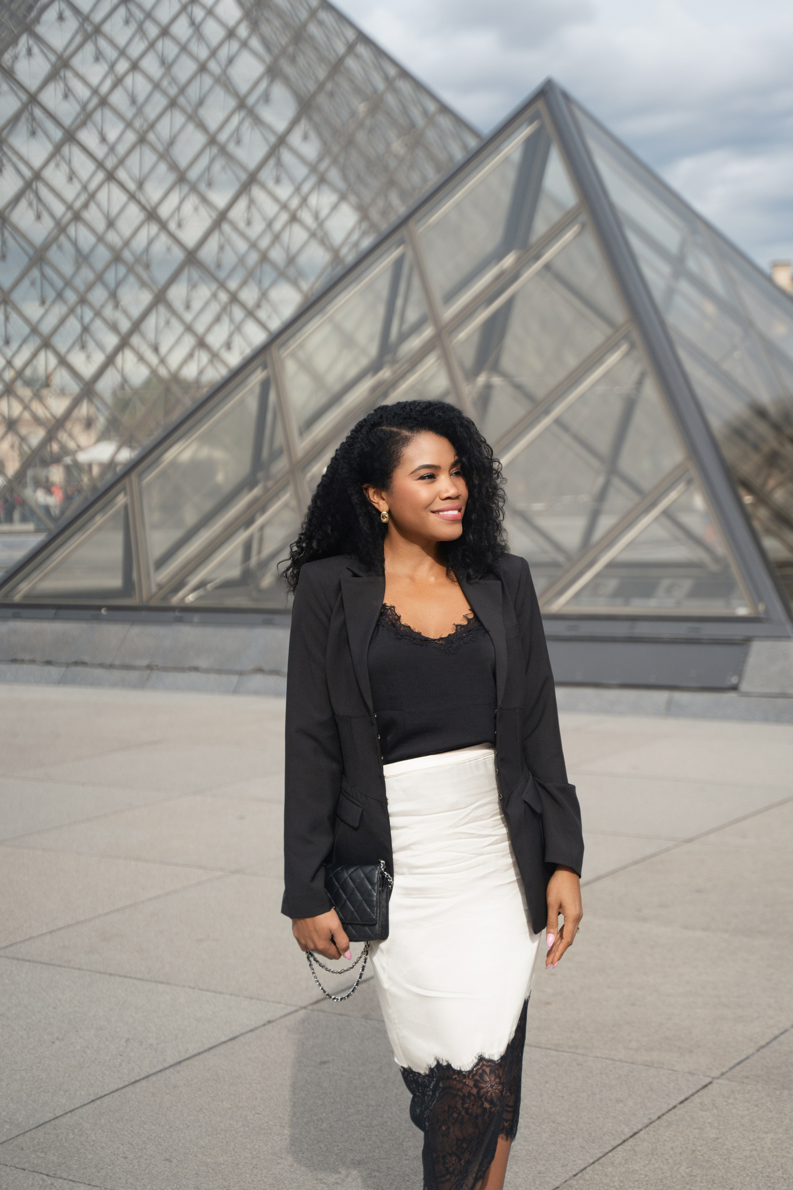 Candice (2h x 2). Photographer in Paris|Solo and groups, portraits & content, couples photo-shoot in Paris at the best locations